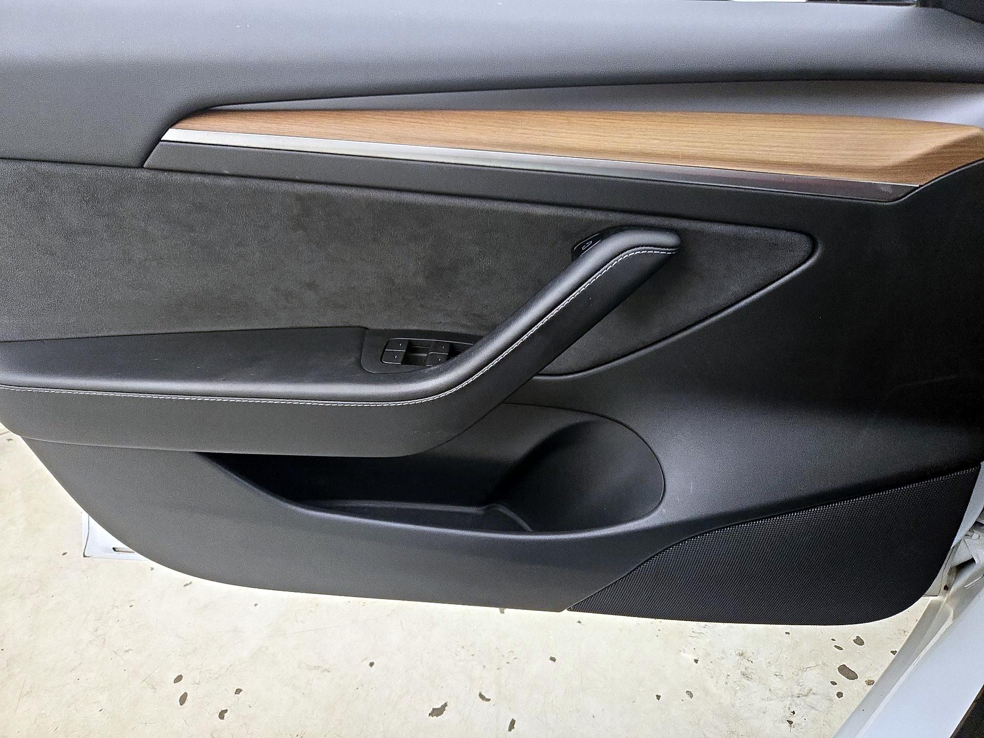 Thumbnail: 2021 Tesla Model 3 - 12