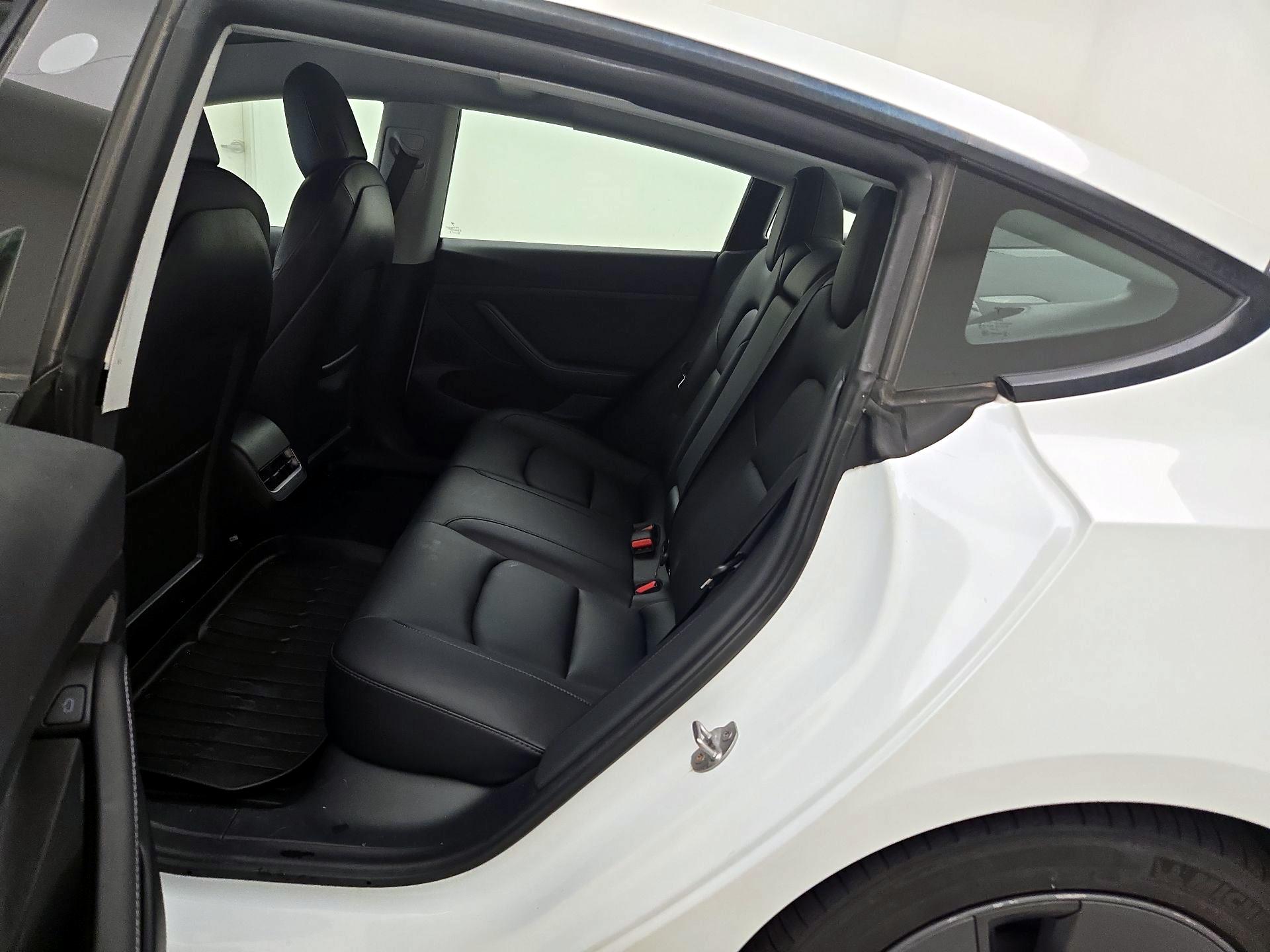 Thumbnail: 2021 Tesla Model 3 - 19