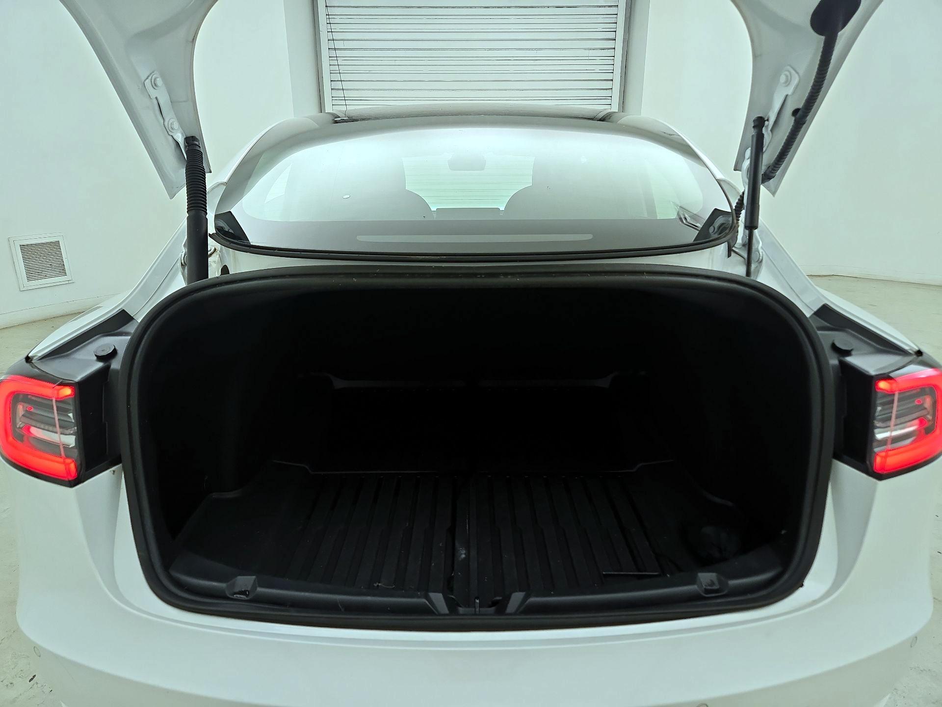 Thumbnail: 2021 Tesla Model 3 - 20