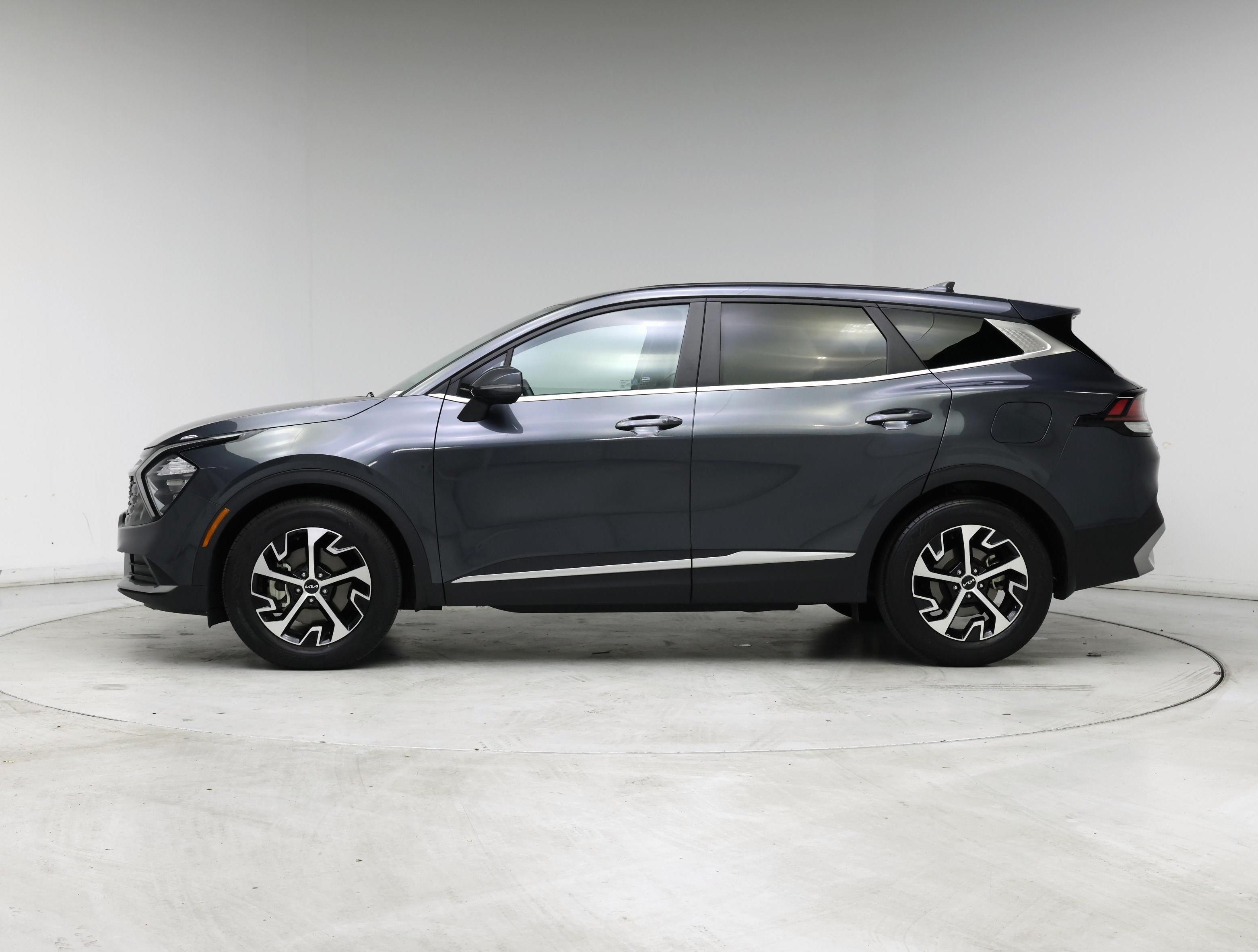 Thumbnail: 2023 Kia Sportage - 3