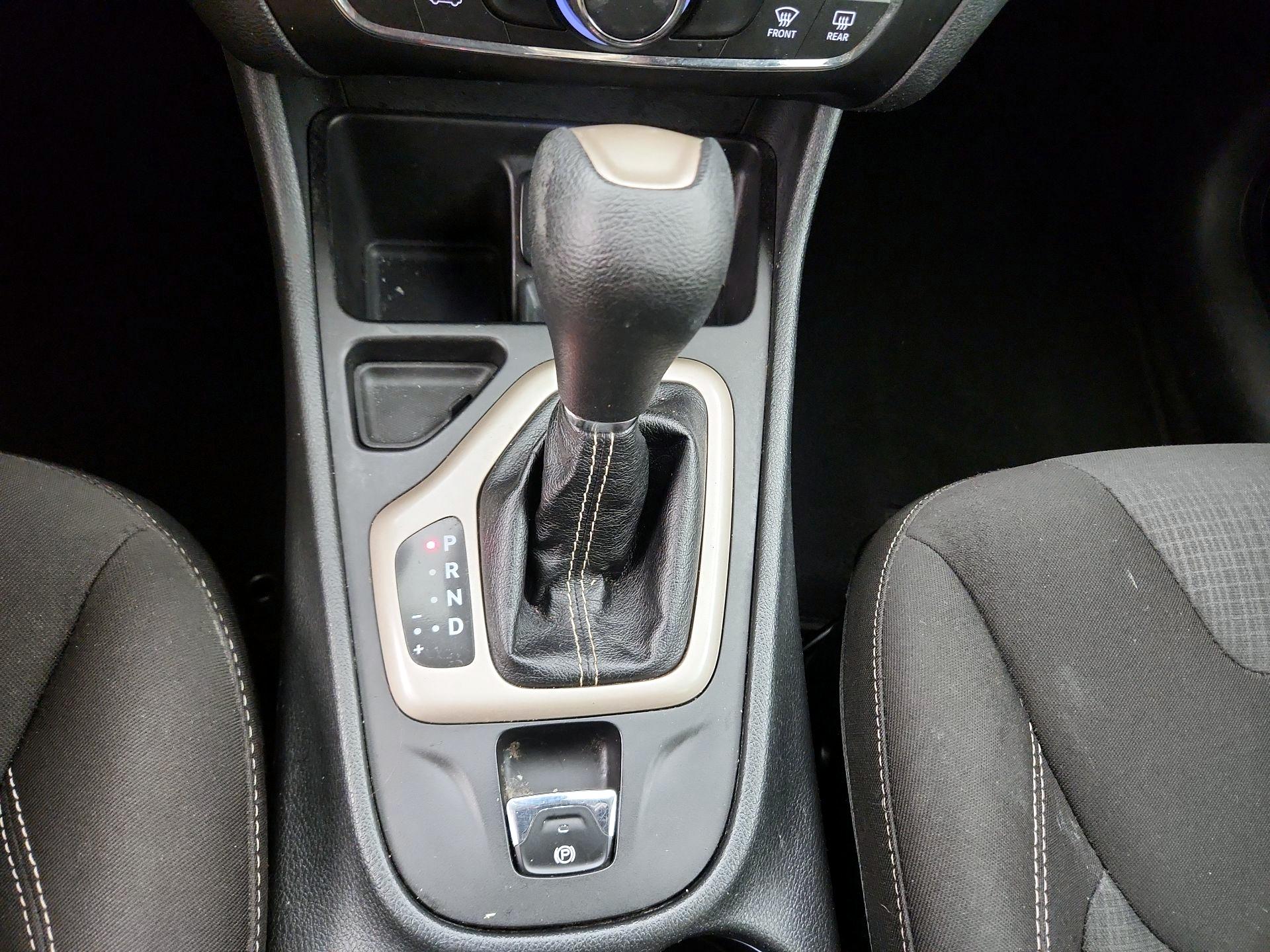 Thumbnail: 2015 Jeep Cherokee - 17
