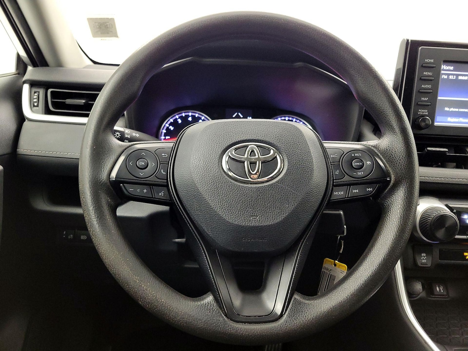 2019 Toyota RAV4 LE - Photo 11