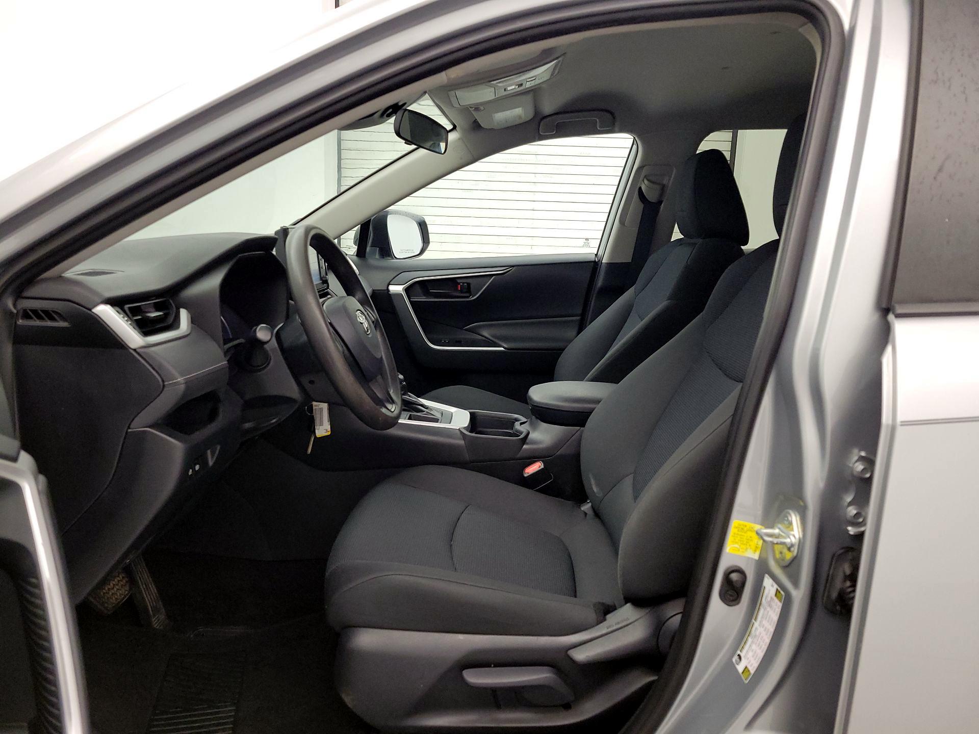Thumbnail: 2019 Toyota RAV4 - 11