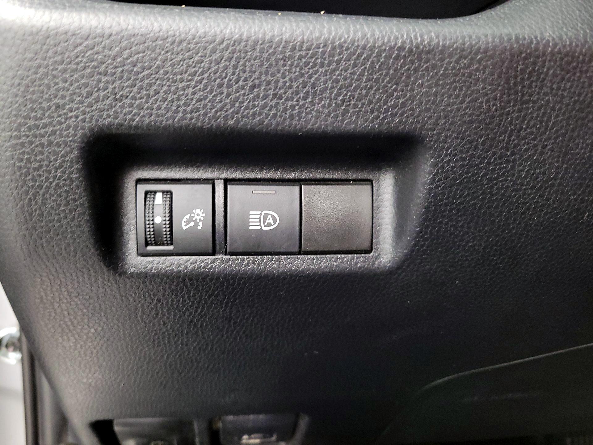 Thumbnail: 2019 Toyota RAV4 - 13
