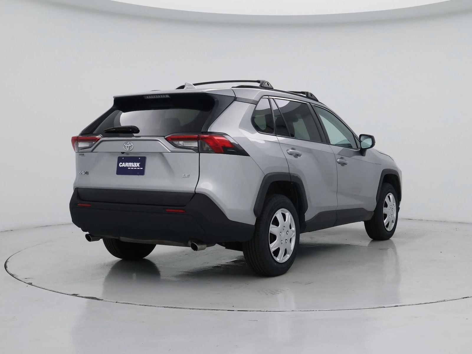 2019 Toyota RAV4 LE - Photo 9
