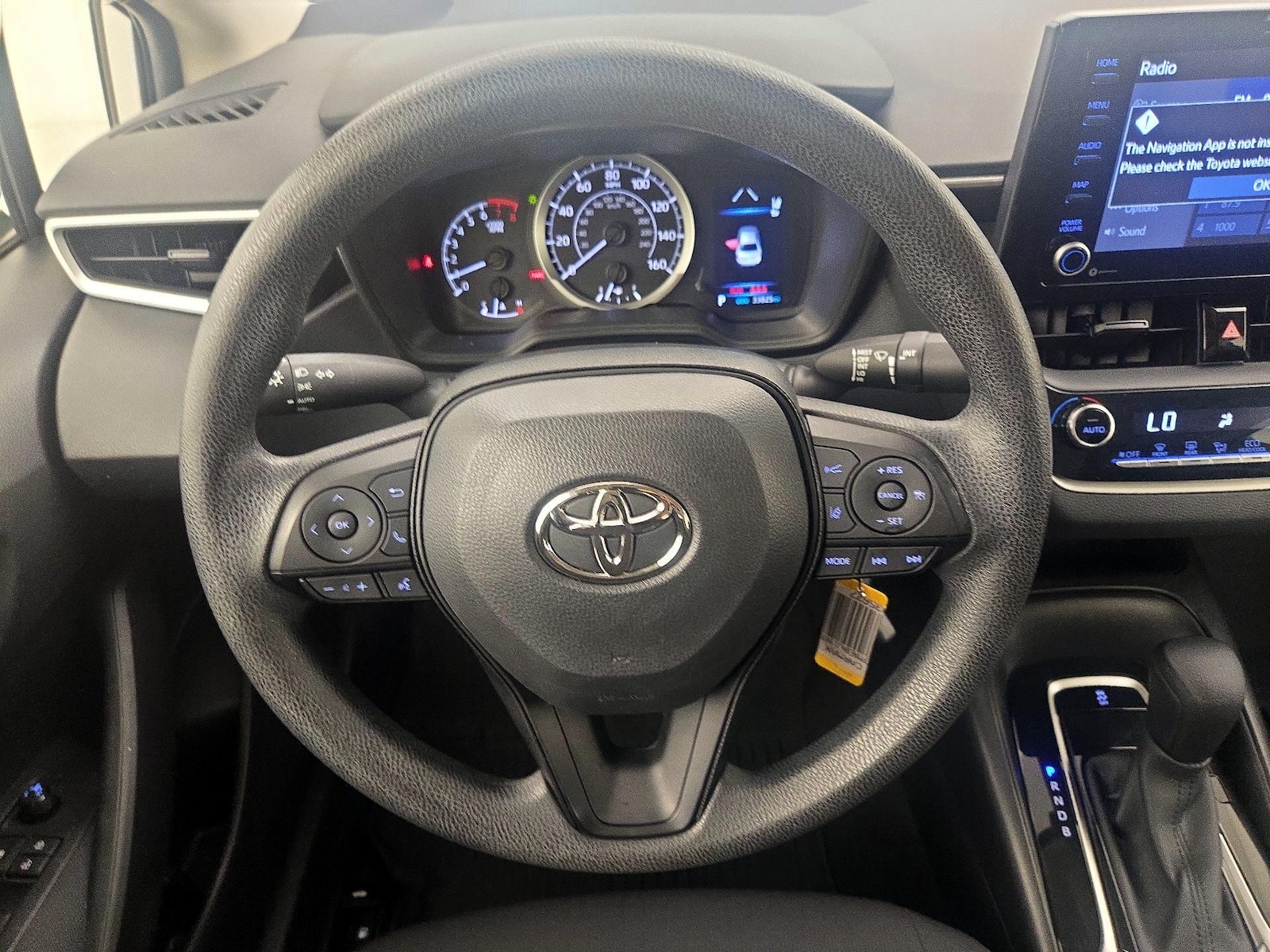 2022 Toyota Corolla LE - Photo 11