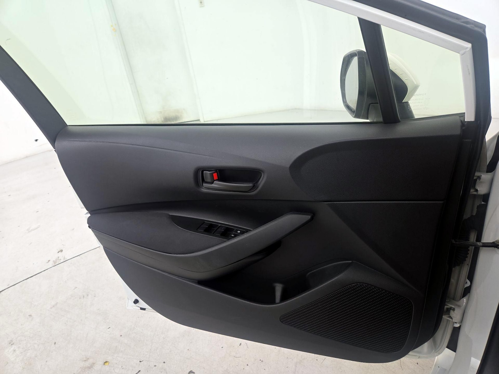 2022 Toyota Corolla LE - Photo 13