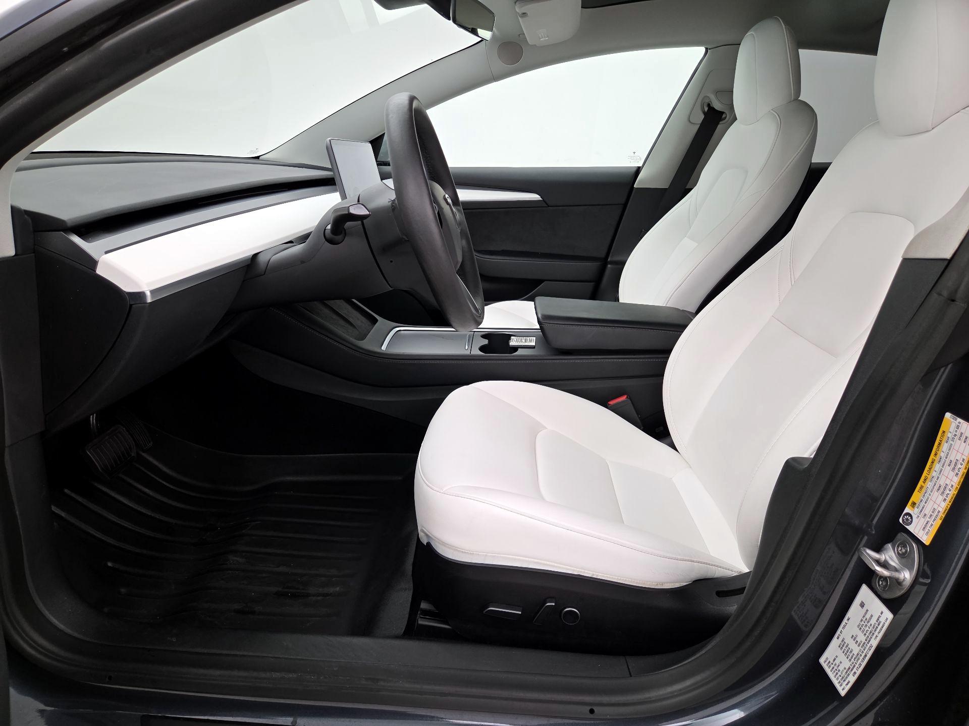 Thumbnail: 2022 Tesla Model 3 - 11