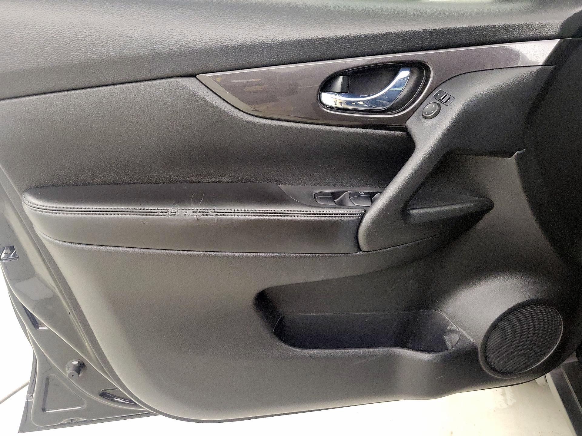 Thumbnail: 2019 Nissan Rogue - 12
