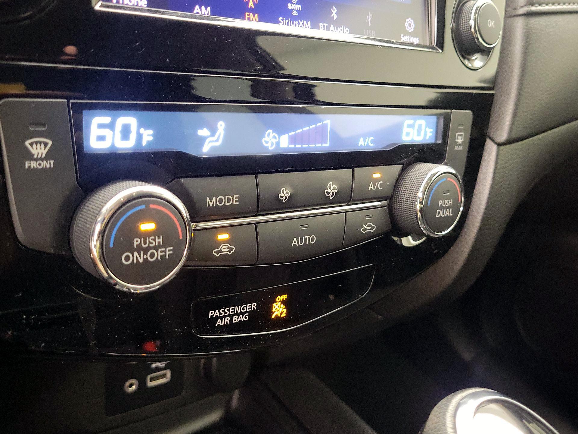Thumbnail: 2019 Nissan Rogue - 16