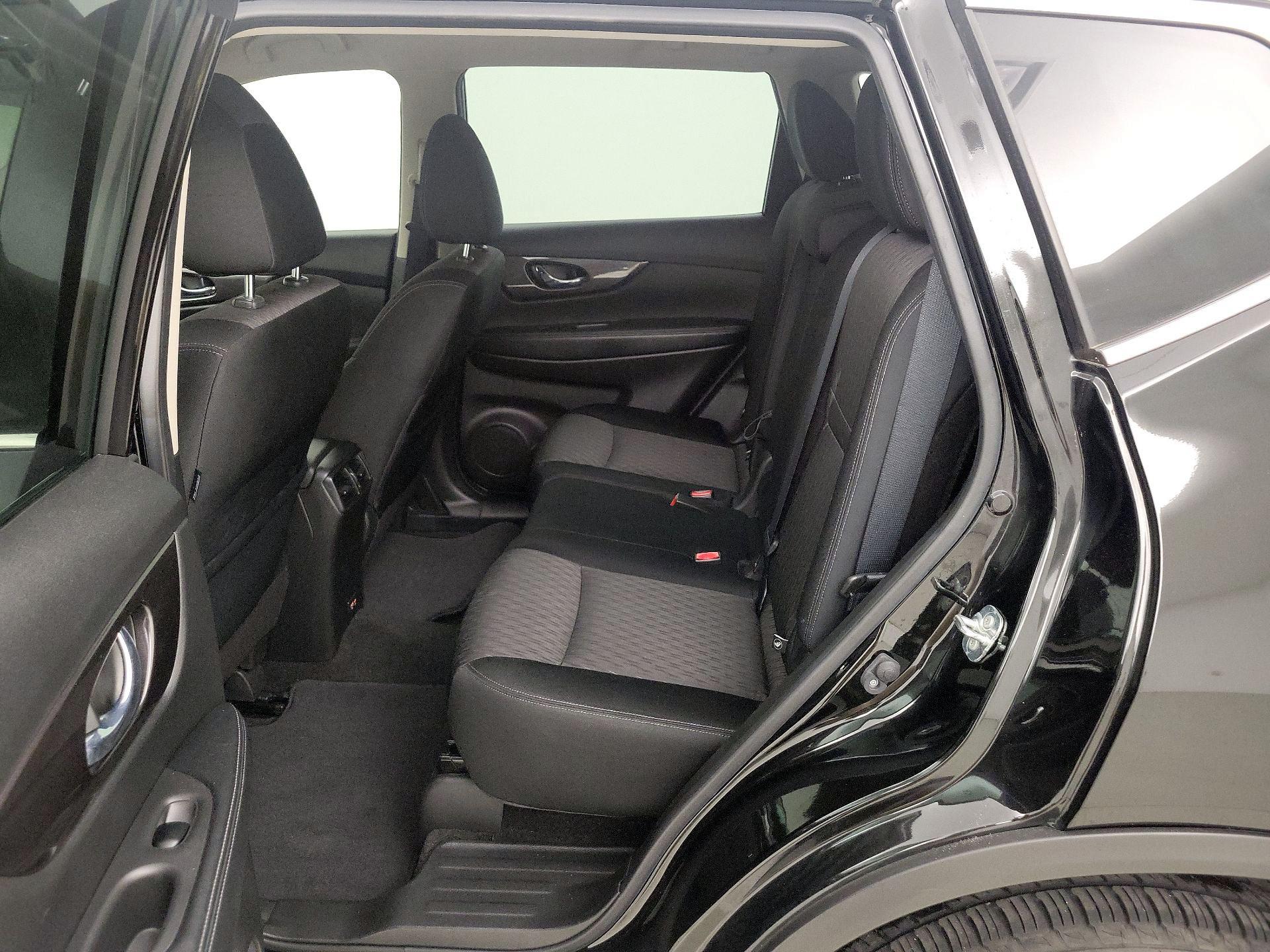 Thumbnail: 2019 Nissan Rogue - 19