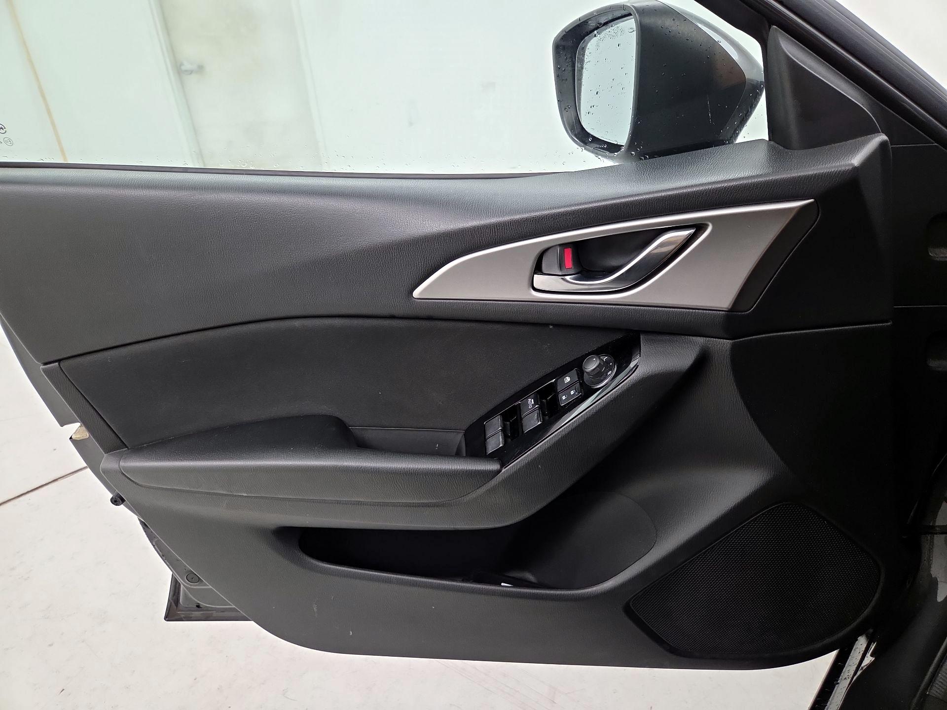 Thumbnail: 2017 Mazda Mazda3 - 12