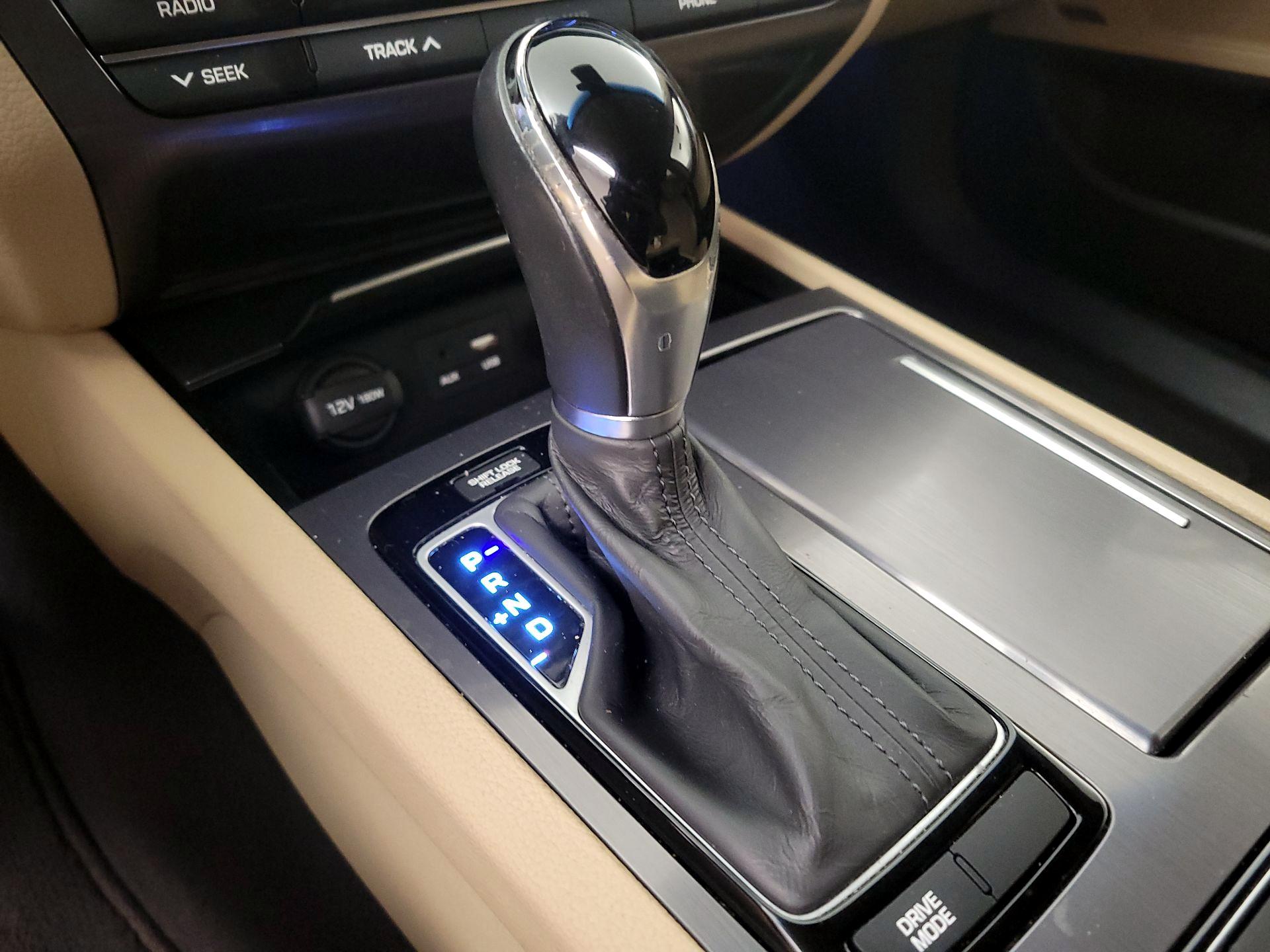 Thumbnail: 2016 Hyundai Genesis - 18