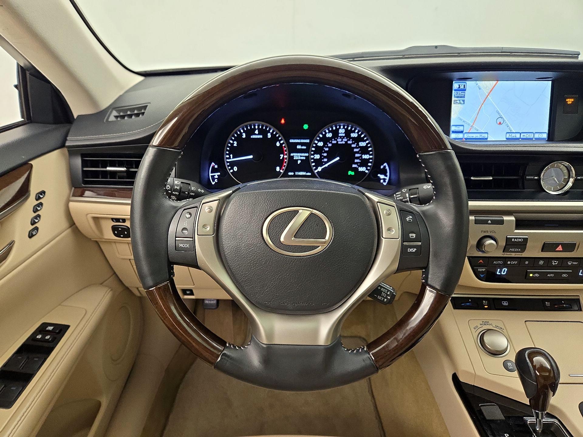 Thumbnail: 2014 Lexus ES - 10