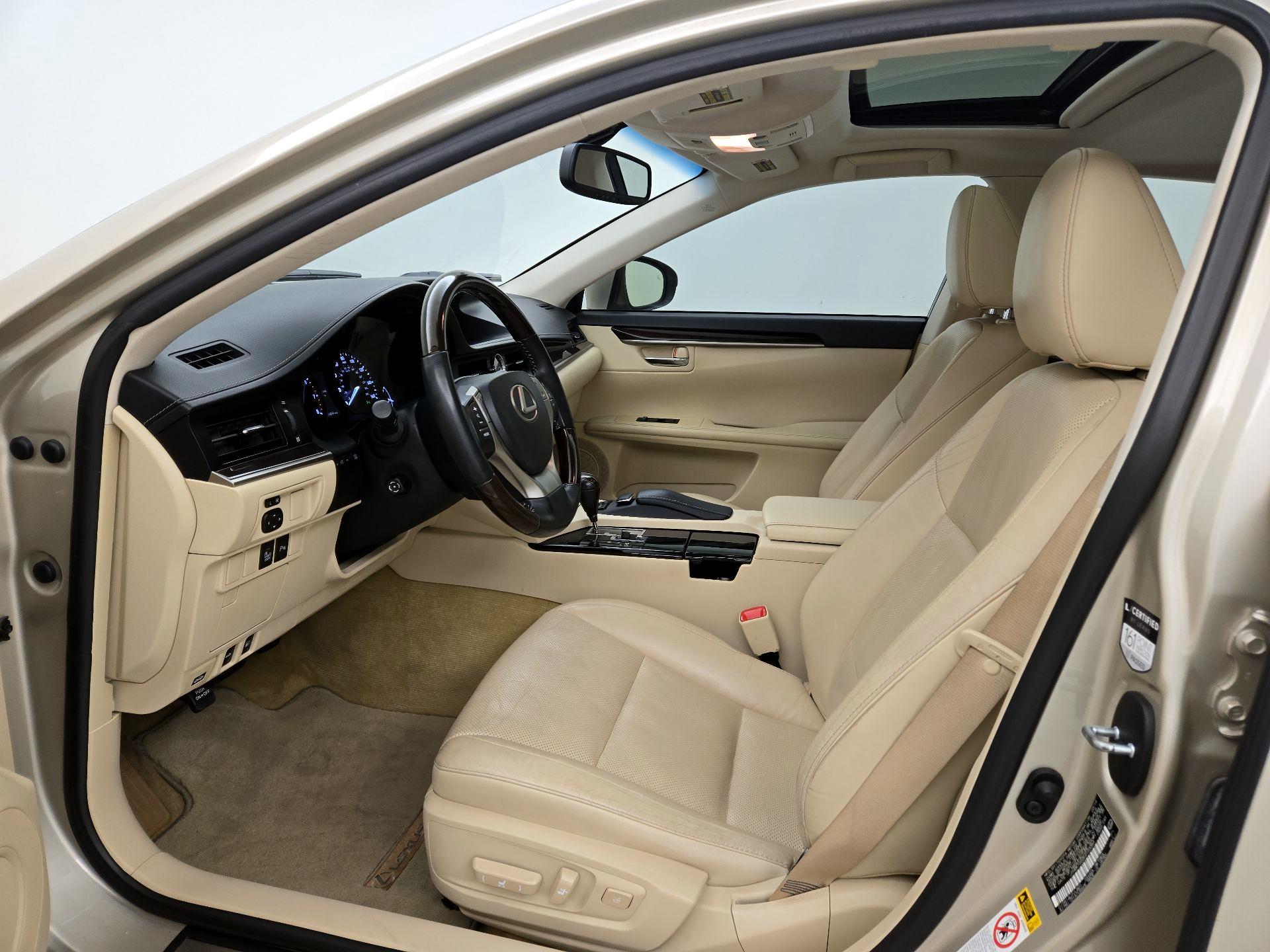 Thumbnail: 2014 Lexus ES - 11