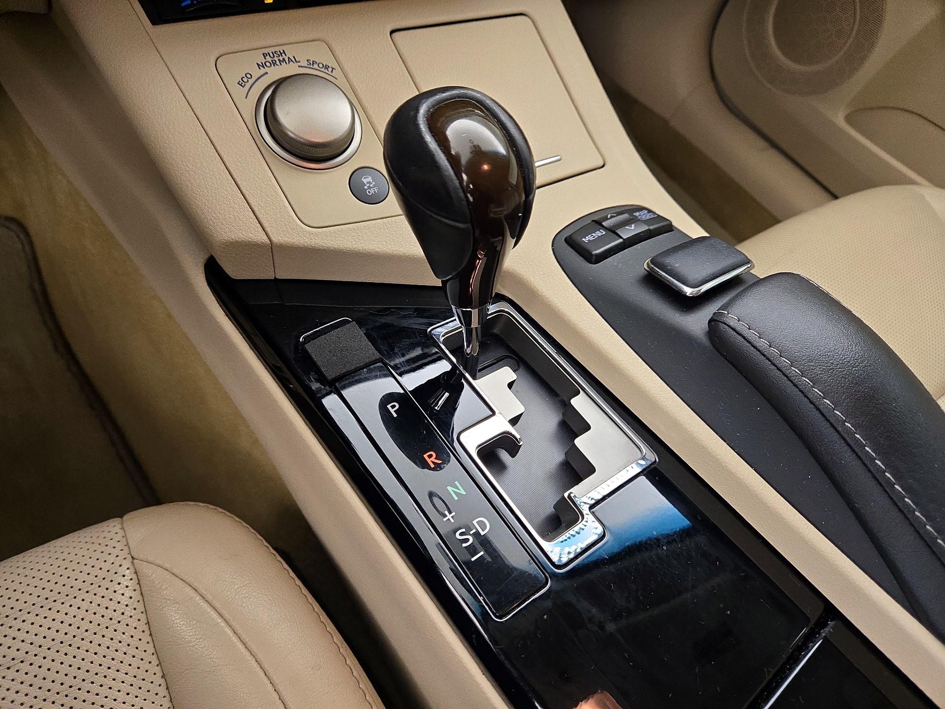 Thumbnail: 2014 Lexus ES - 18