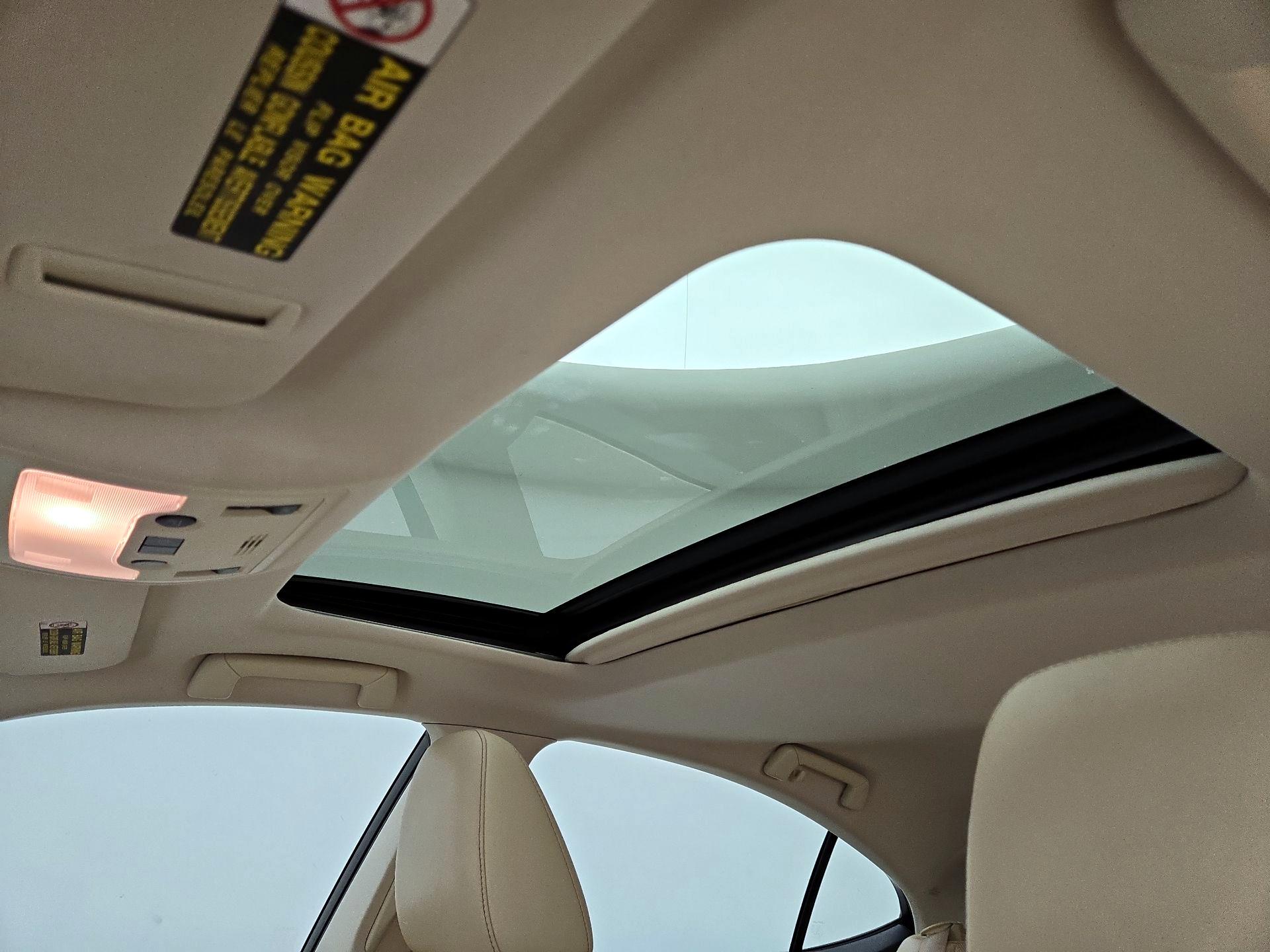 Thumbnail: 2014 Lexus ES - 19