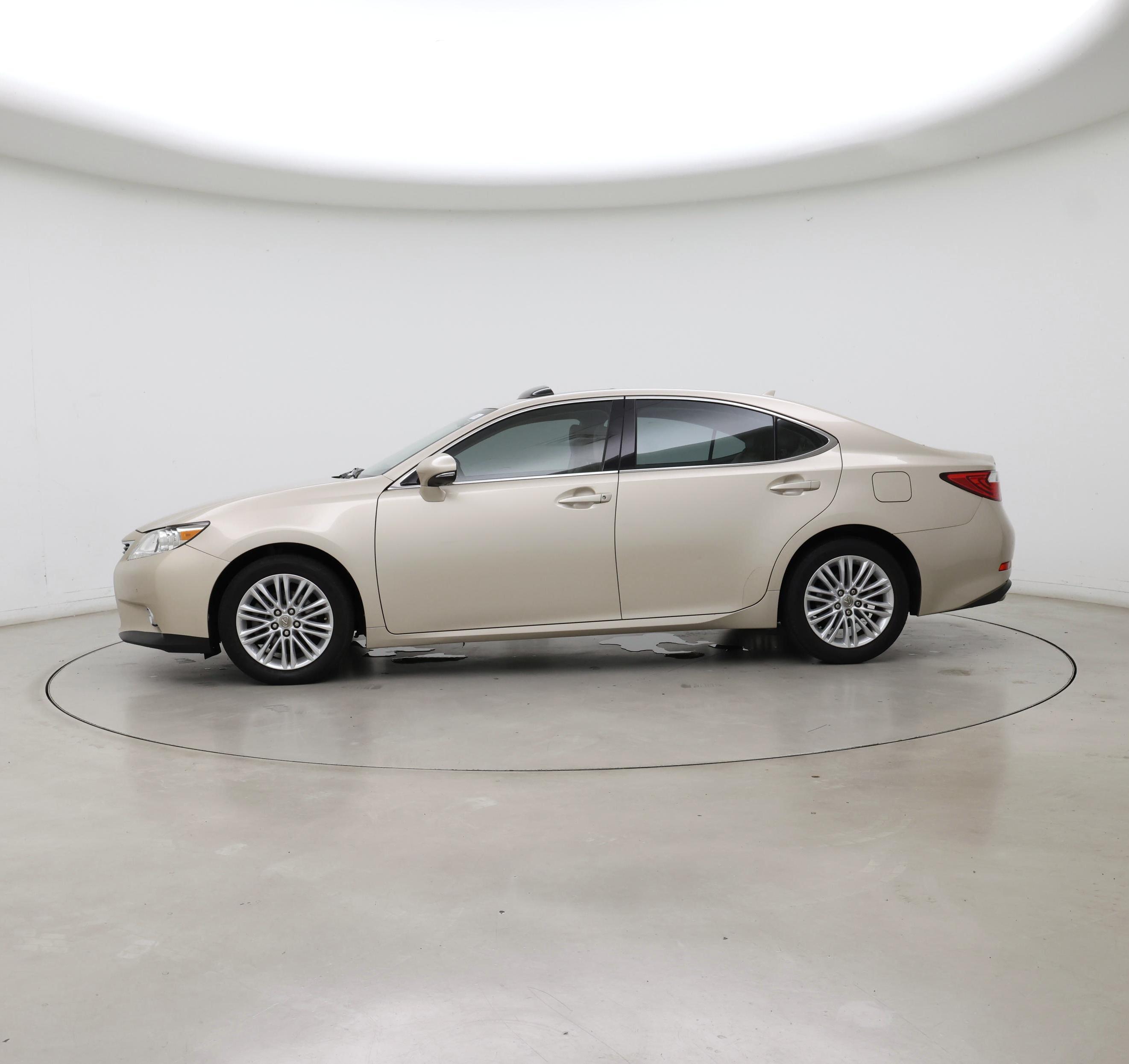 Thumbnail: 2014 Lexus ES - 3