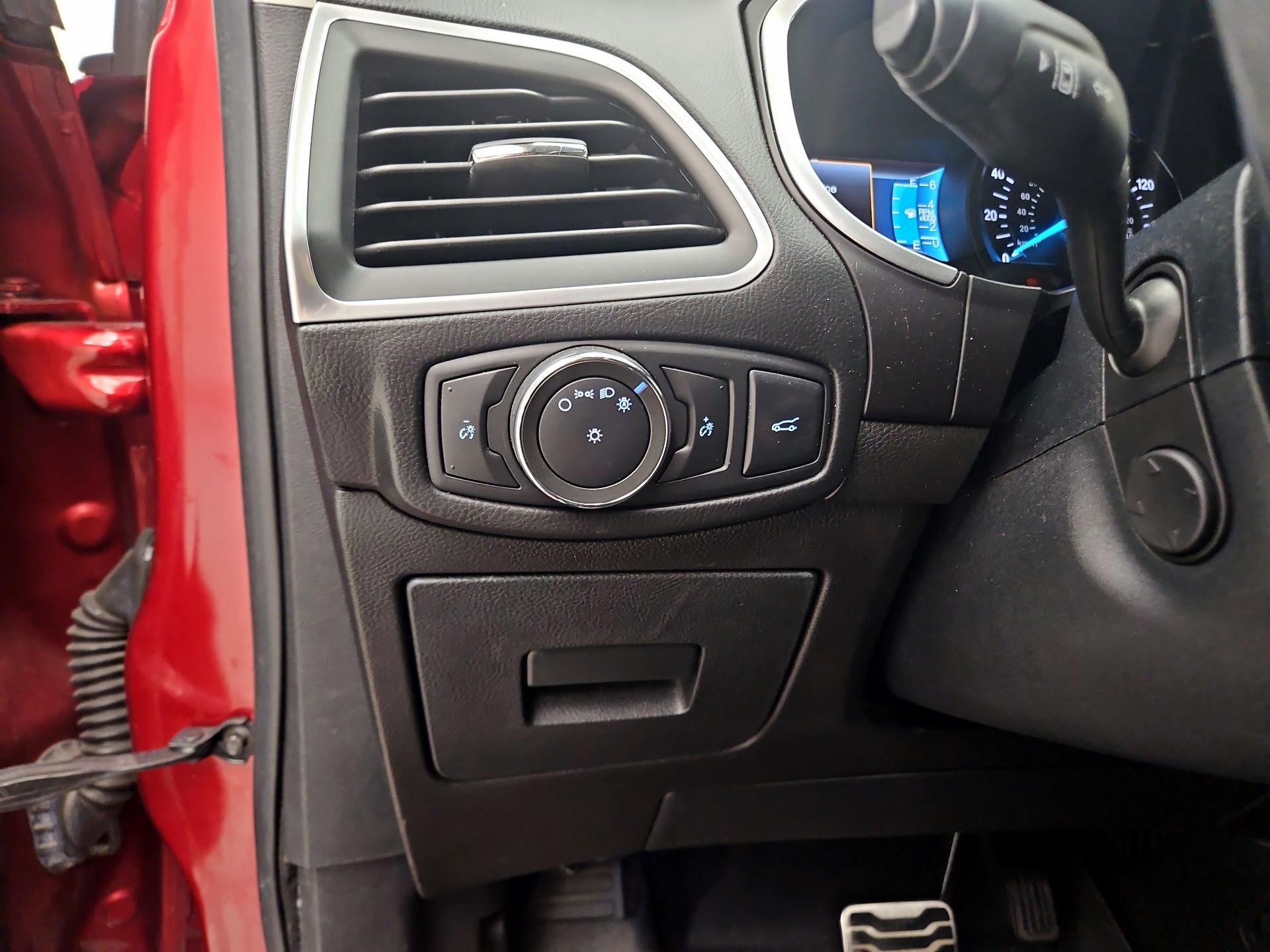 Thumbnail: 2016 Ford Edge - 13