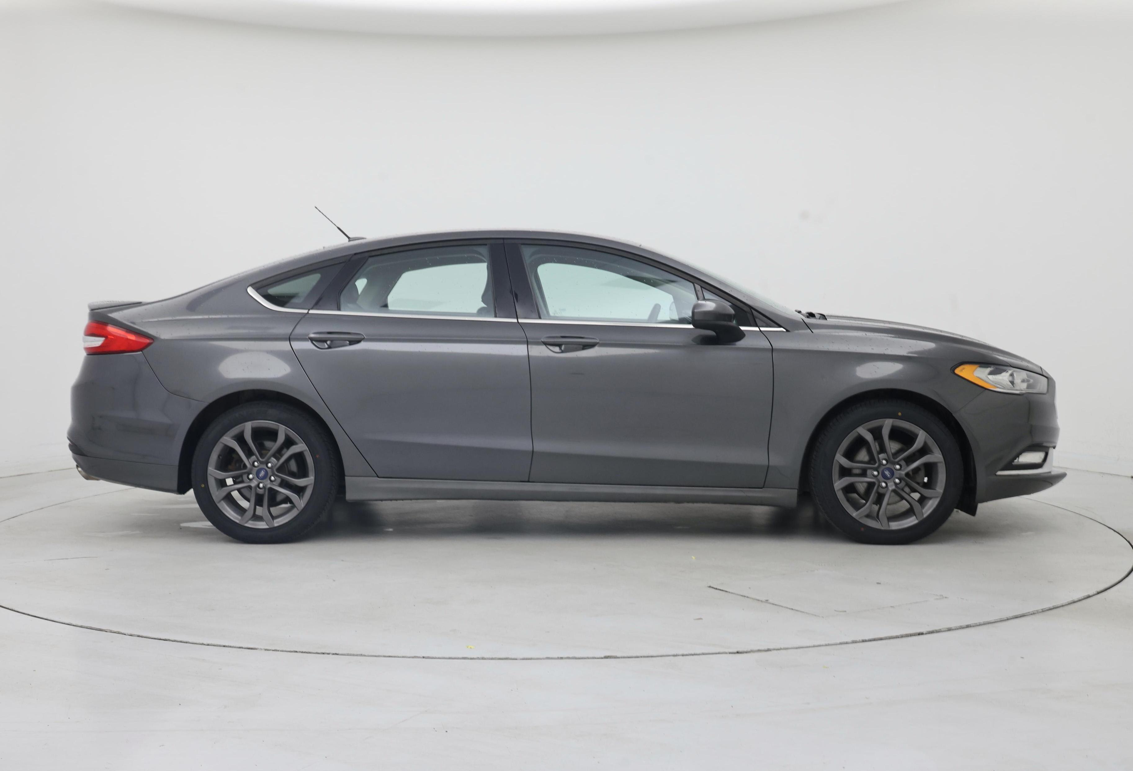 Thumbnail: 2017 Ford Fusion - 7