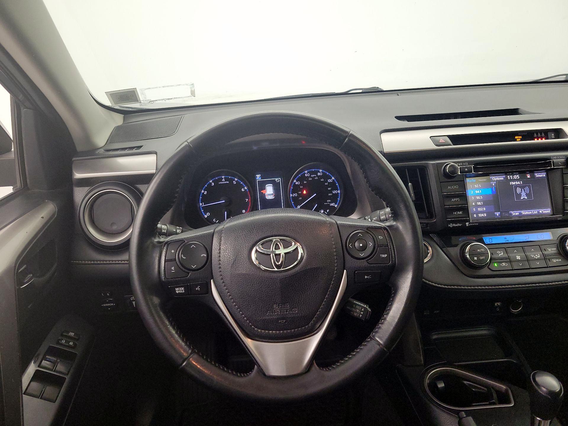 Thumbnail: 2018 Toyota RAV4 - 10