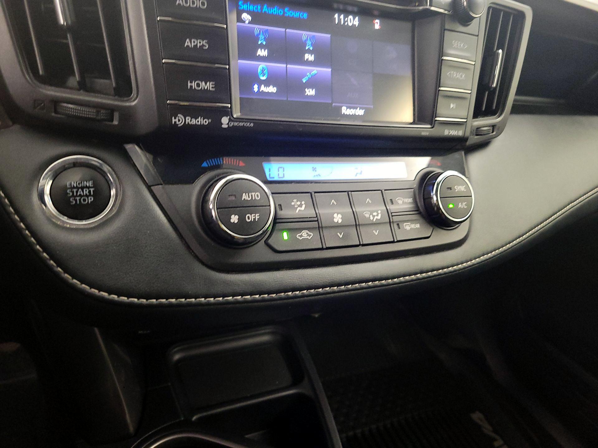 Thumbnail: 2018 Toyota RAV4 - 16