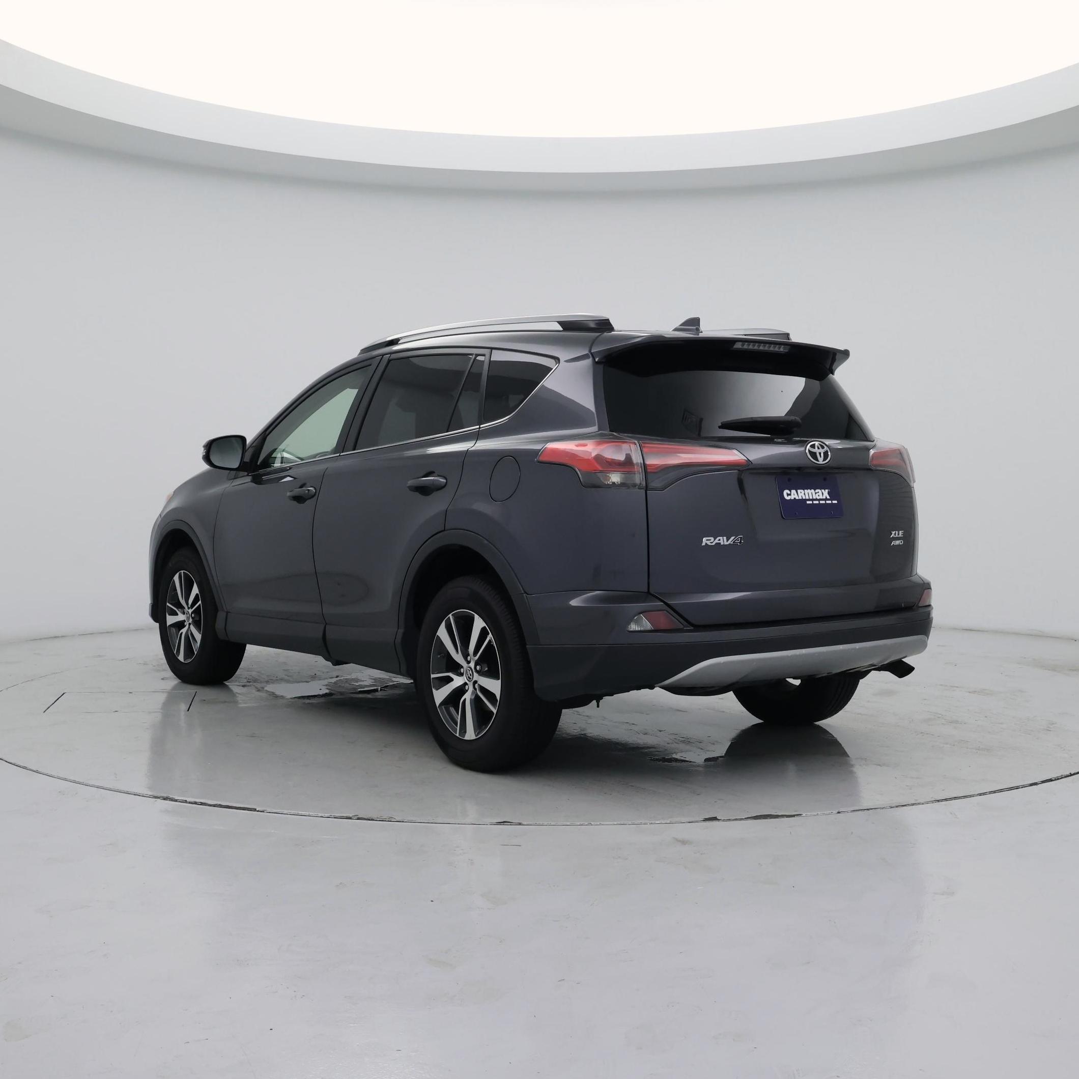 Thumbnail: 2018 Toyota RAV4 - 2