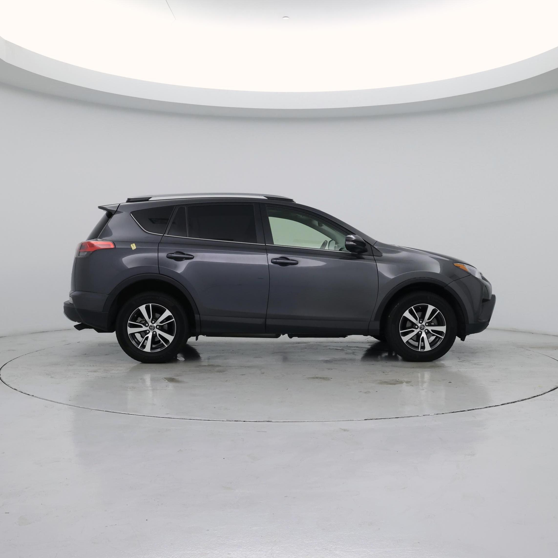 Thumbnail: 2018 Toyota RAV4 - 7