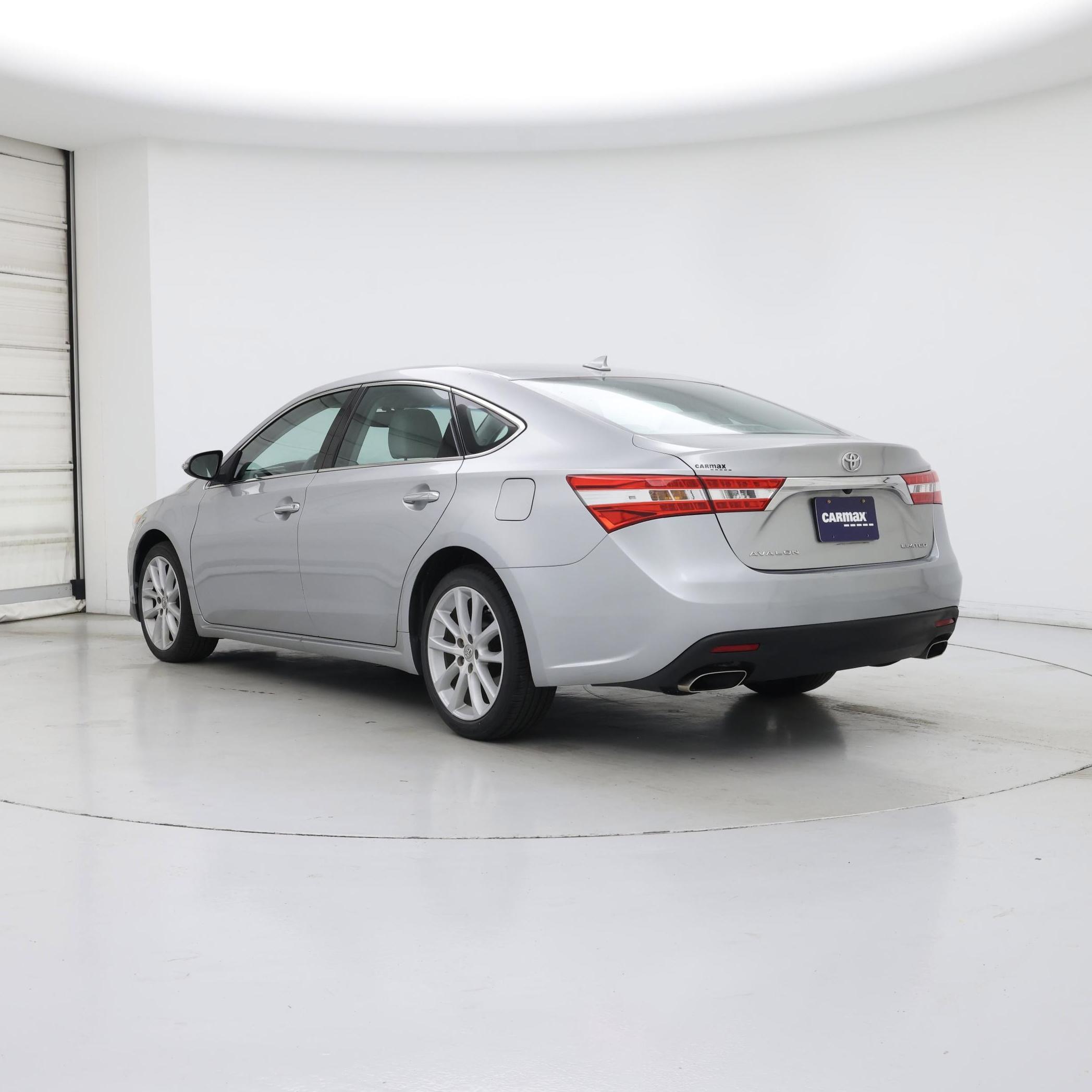 Thumbnail: 2015 Toyota Avalon - 2
