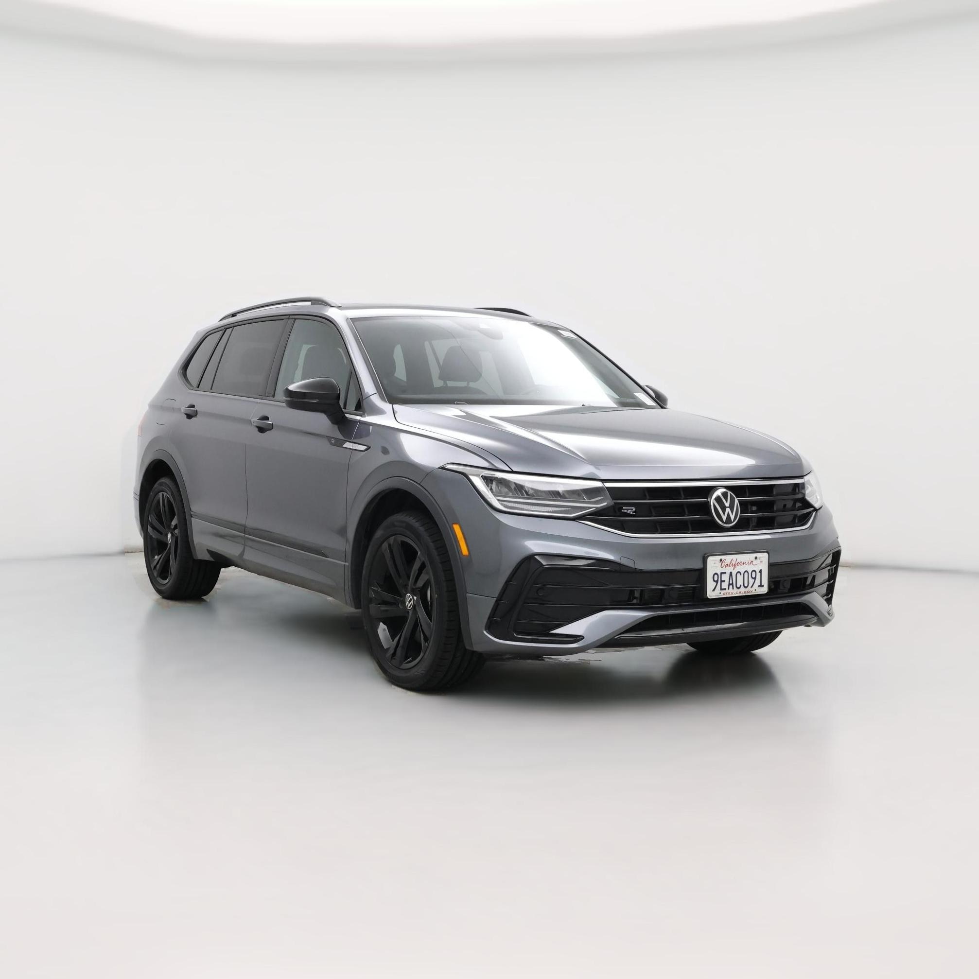 Thumbnail: 2023 Volkswagen Tiguan - 1