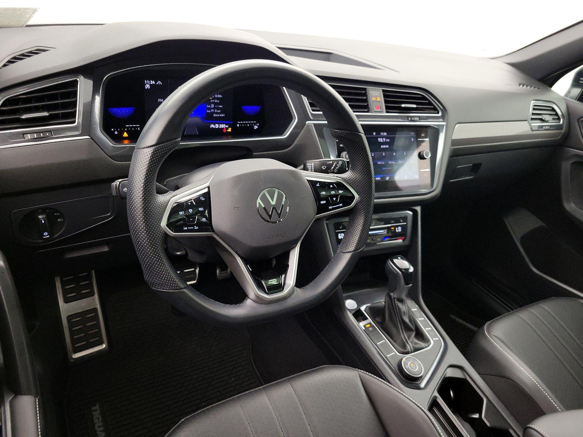 Thumbnail: 2023 Volkswagen Tiguan - 9