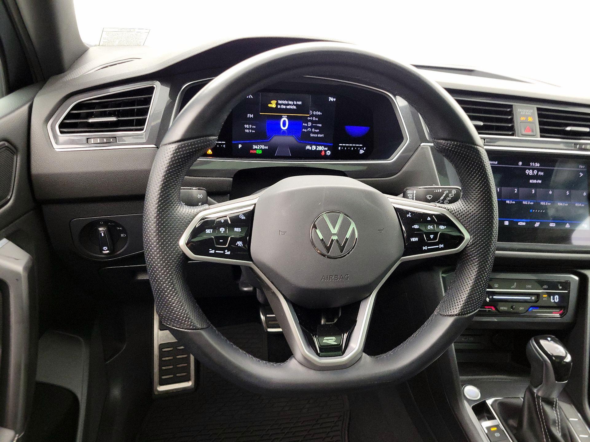 Thumbnail: 2023 Volkswagen Tiguan - 10