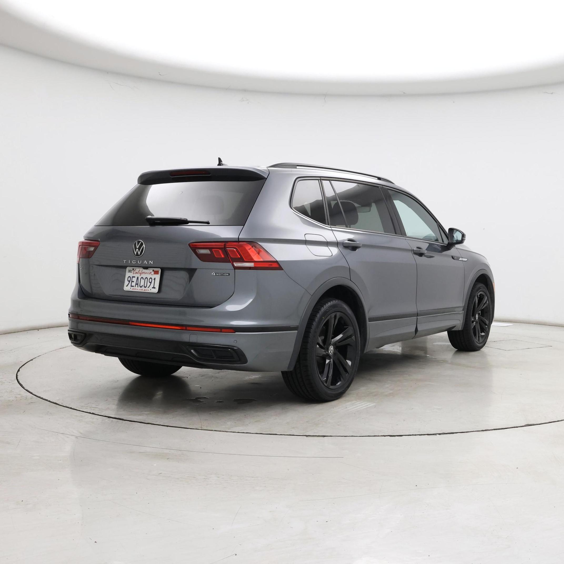 Thumbnail: 2023 Volkswagen Tiguan - 8