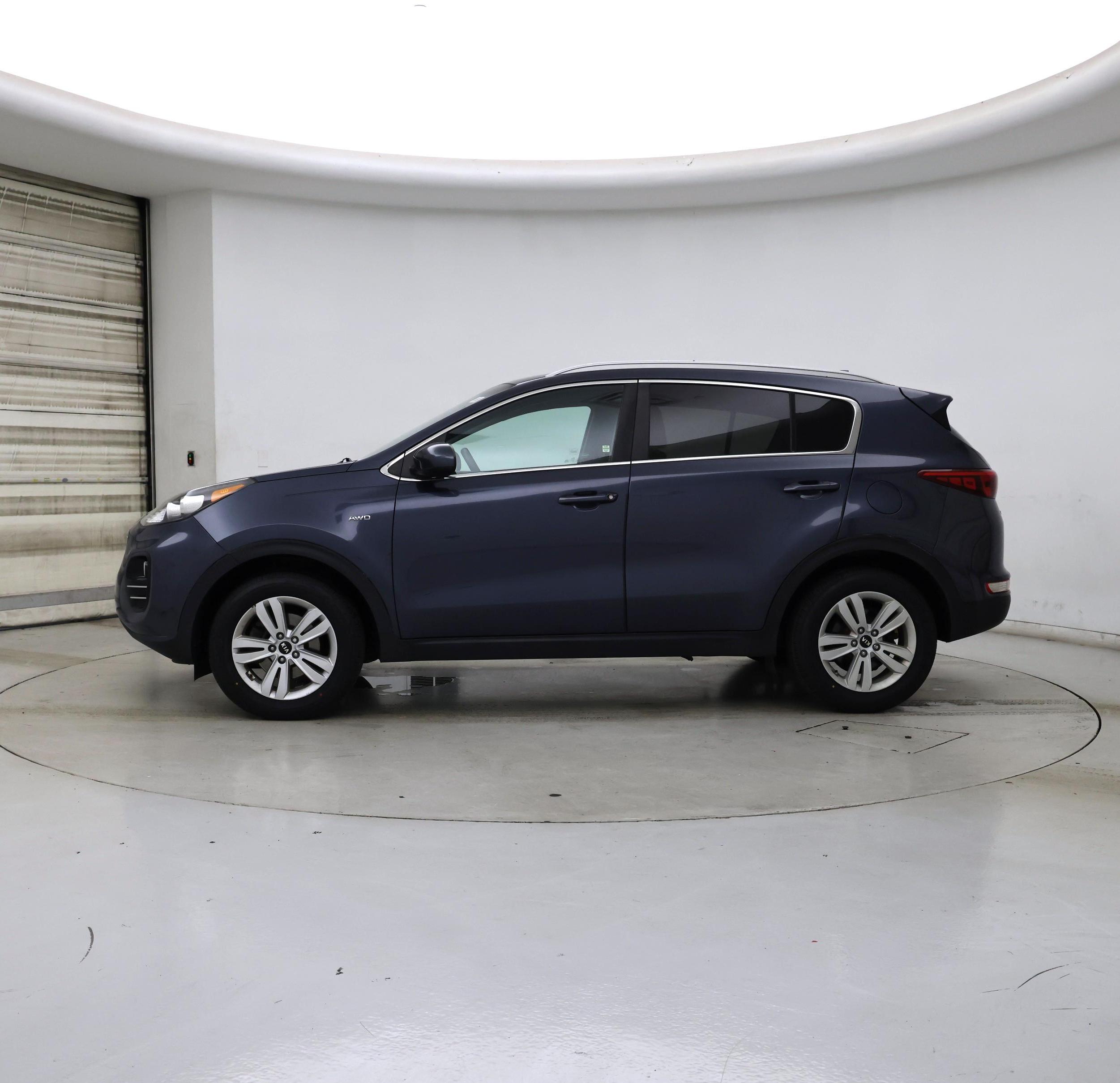 Thumbnail: 2017 Kia Sportage - 3
