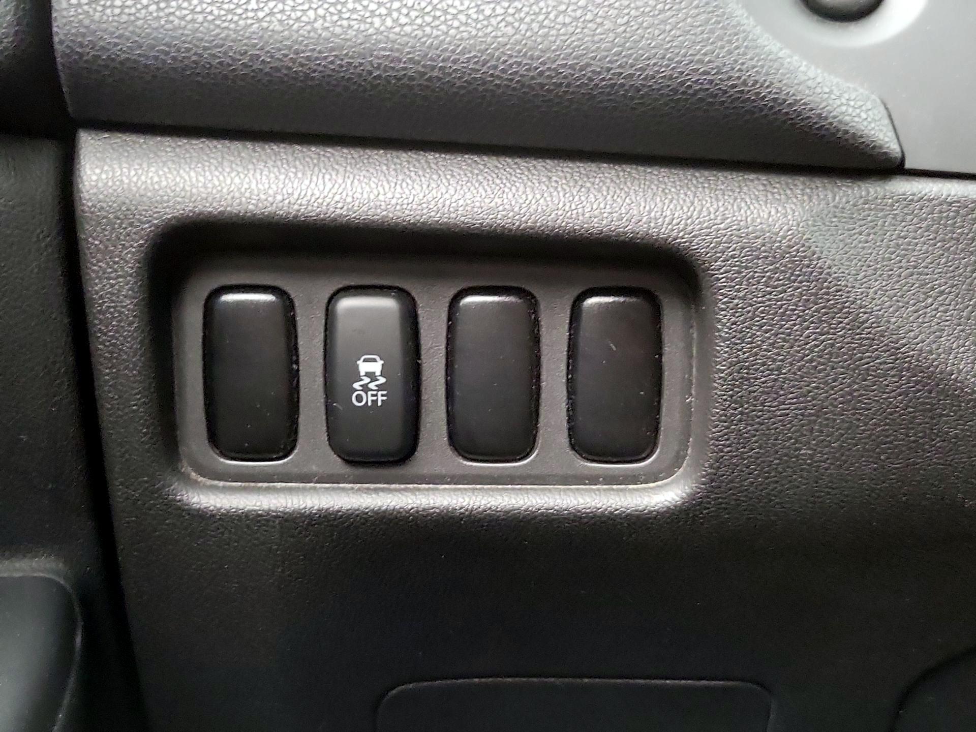 Thumbnail: 2016 Mitsubishi Outlander Sport - 13