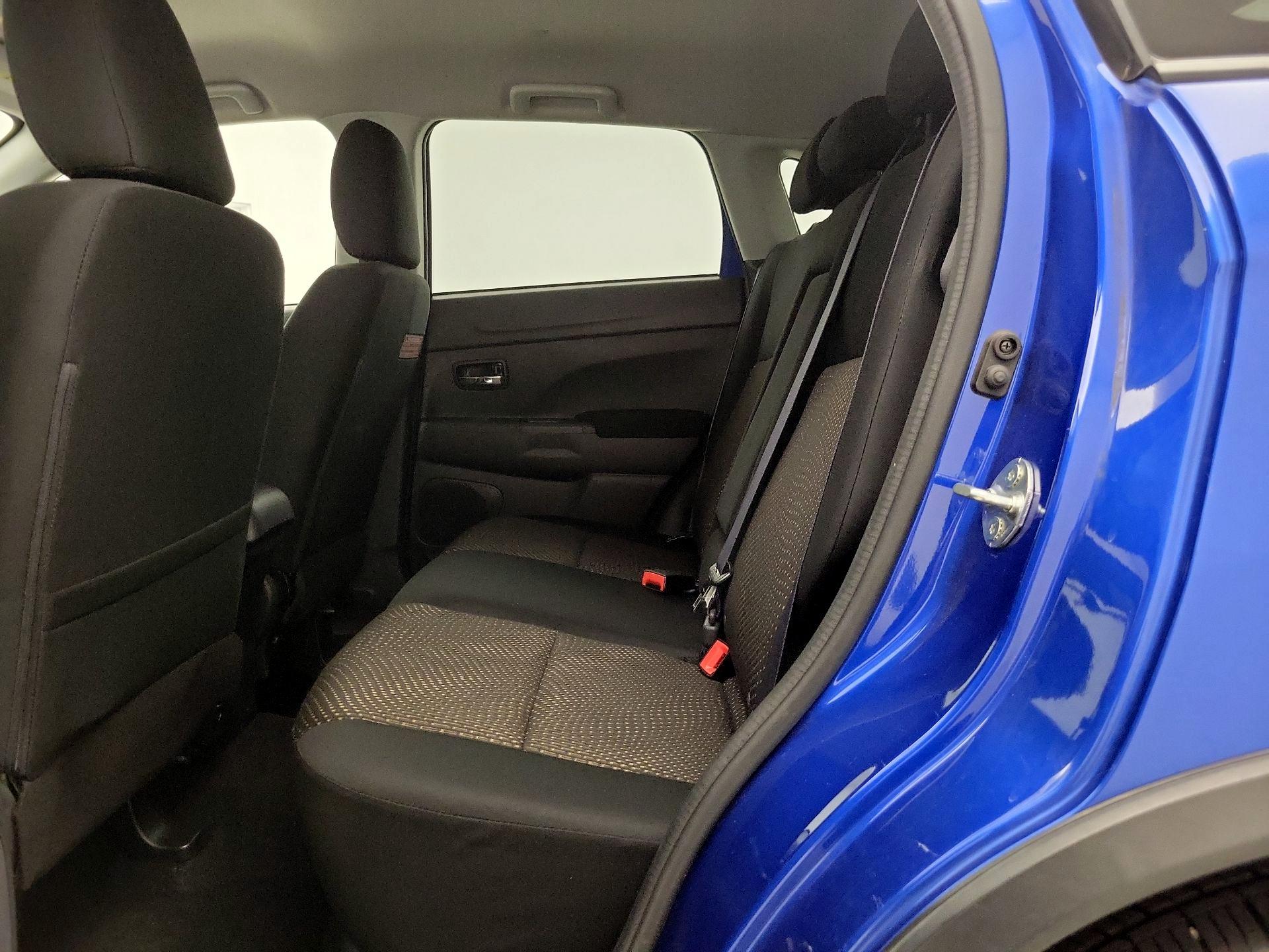 Thumbnail: 2016 Mitsubishi Outlander Sport - 18