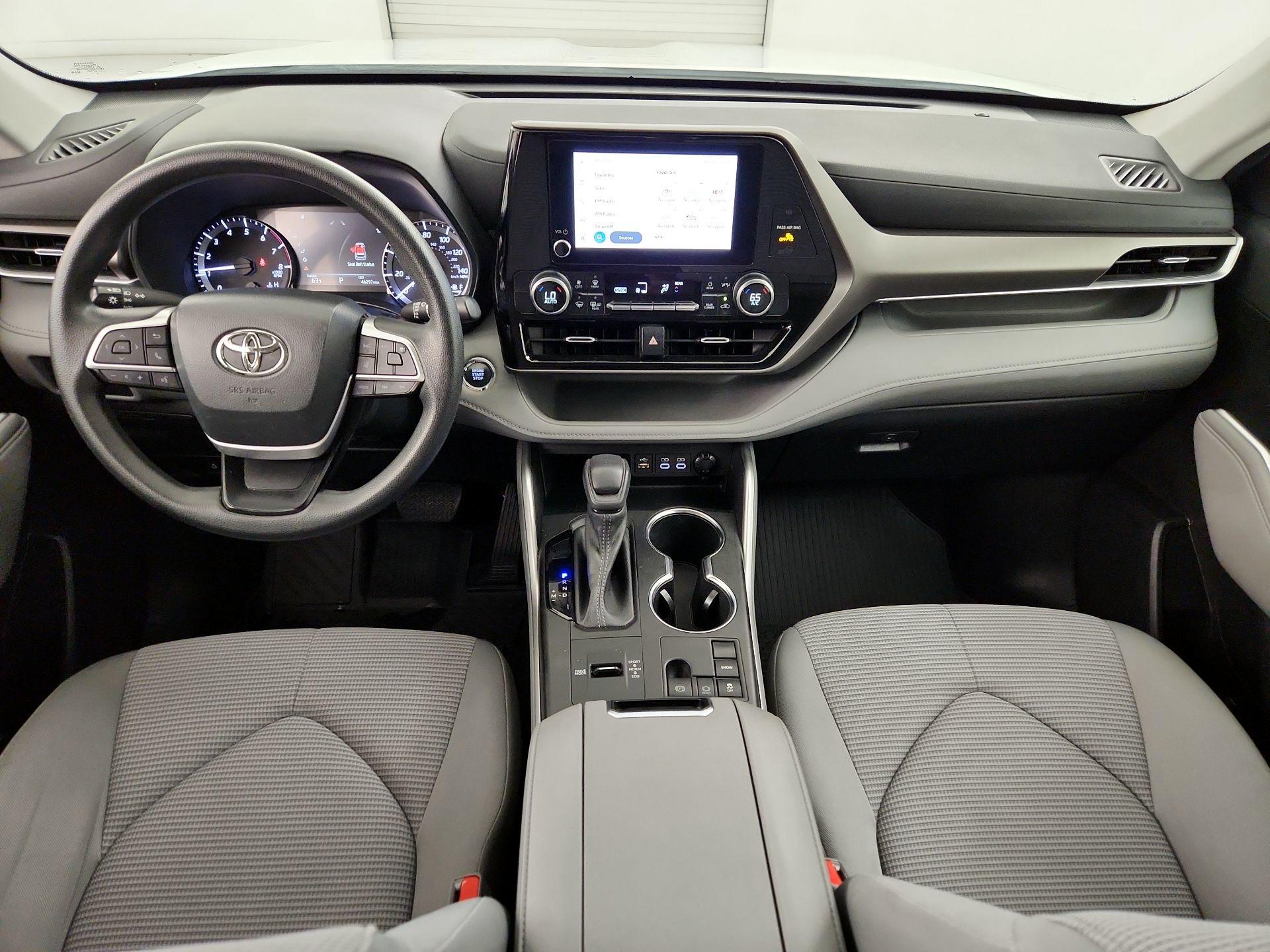 Thumbnail: 2023 Toyota Highlander - 9