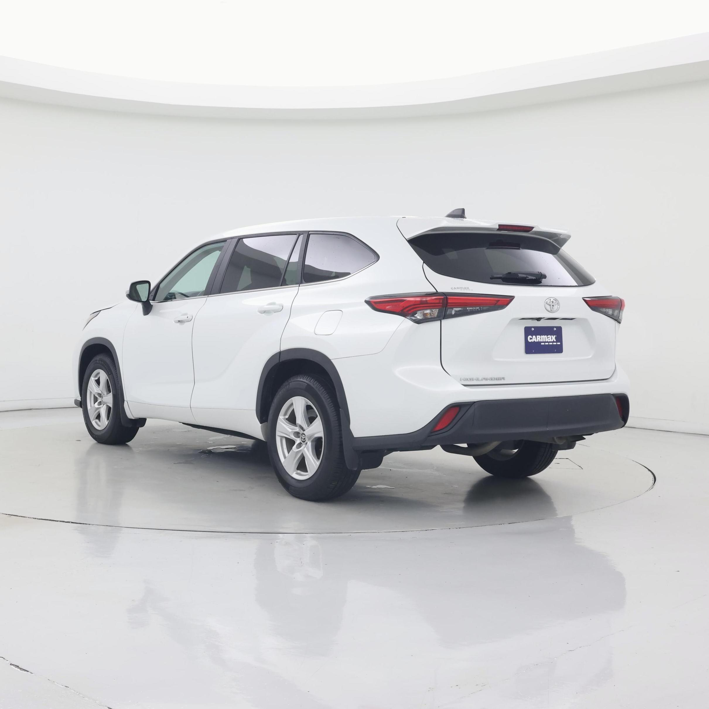 Thumbnail: 2023 Toyota Highlander - 2