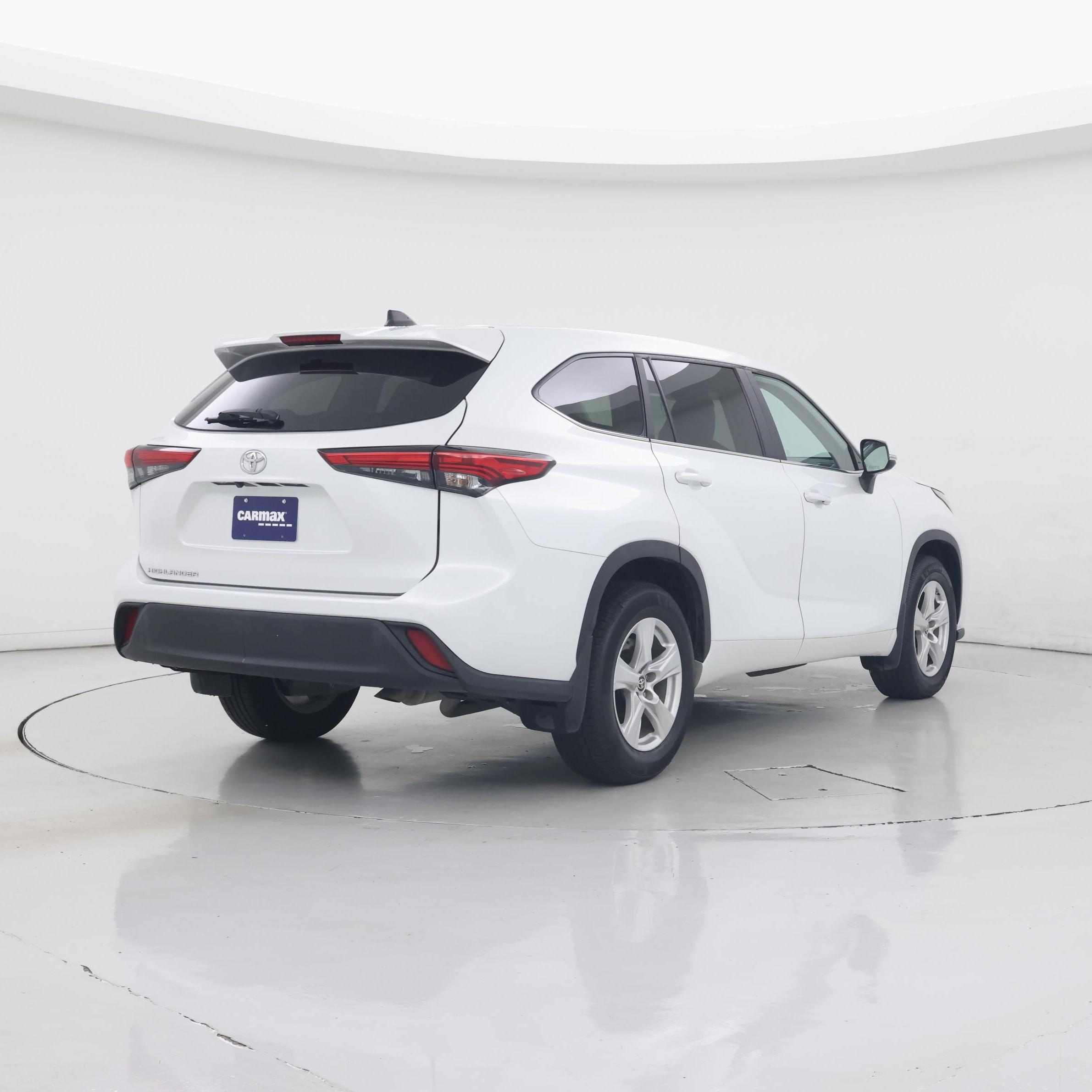 Thumbnail: 2023 Toyota Highlander - 8