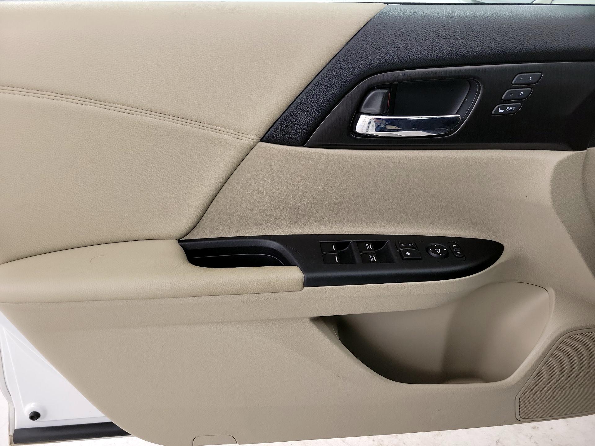 Thumbnail: 2015 Honda Accord - 12