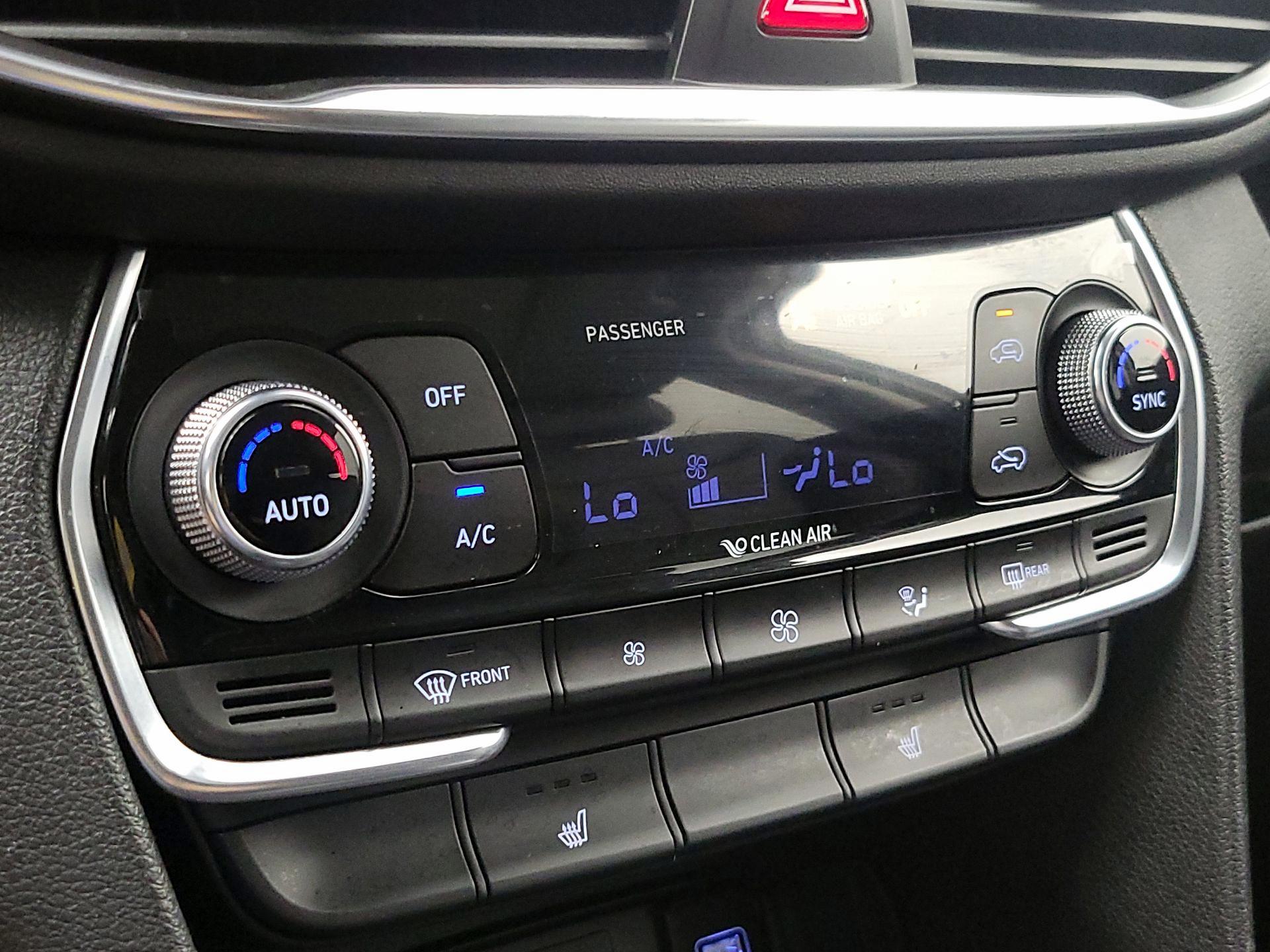 Thumbnail: 2019 Hyundai Santa Fe - 16