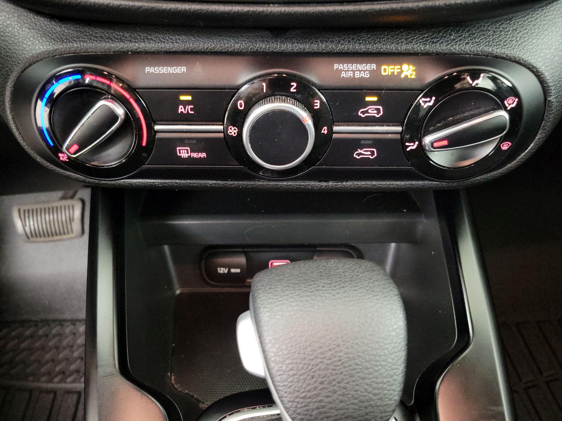 Thumbnail: 2020 Kia Soul - 16