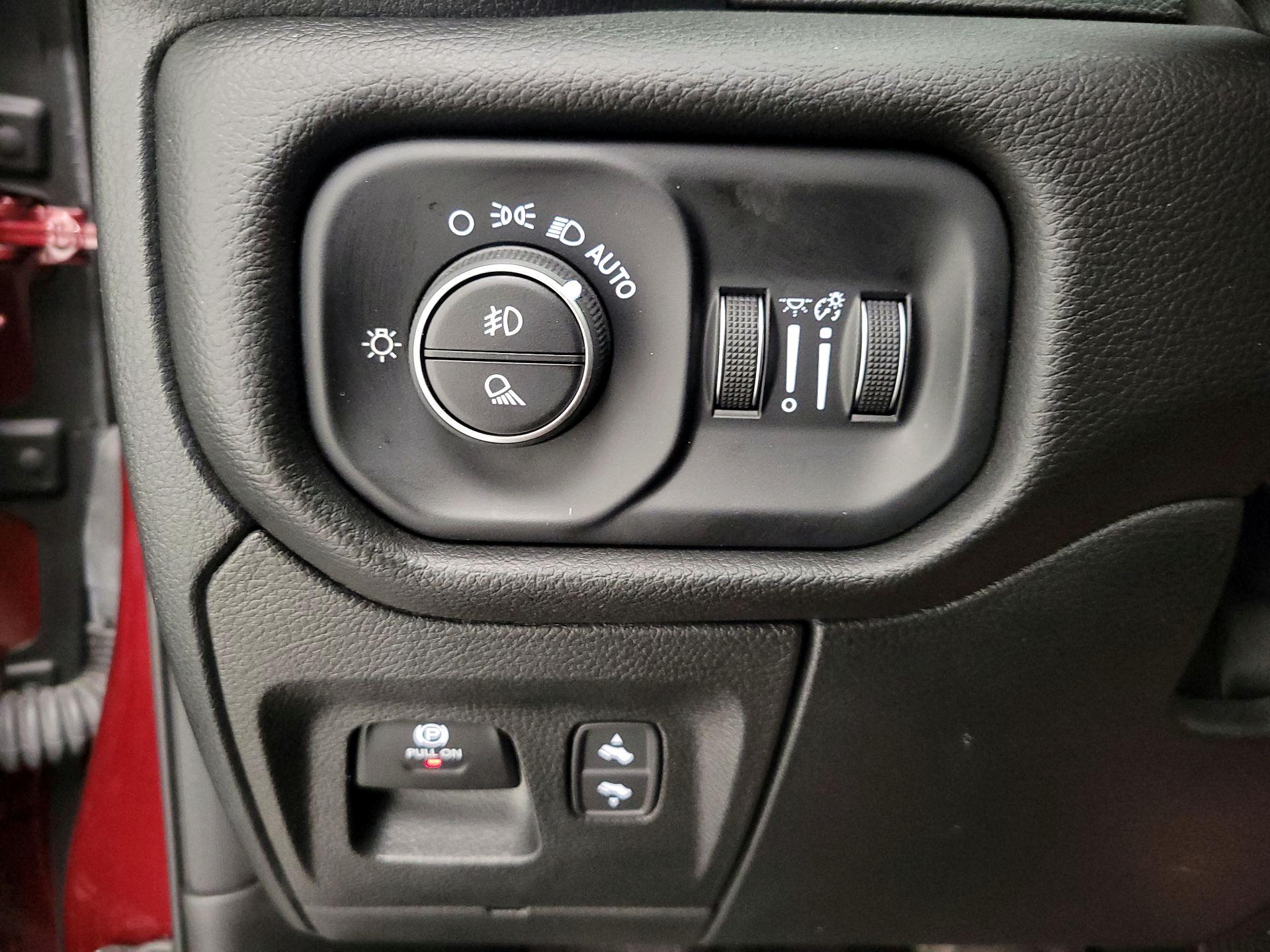 Thumbnail: 2025 RAM 1500 - 13