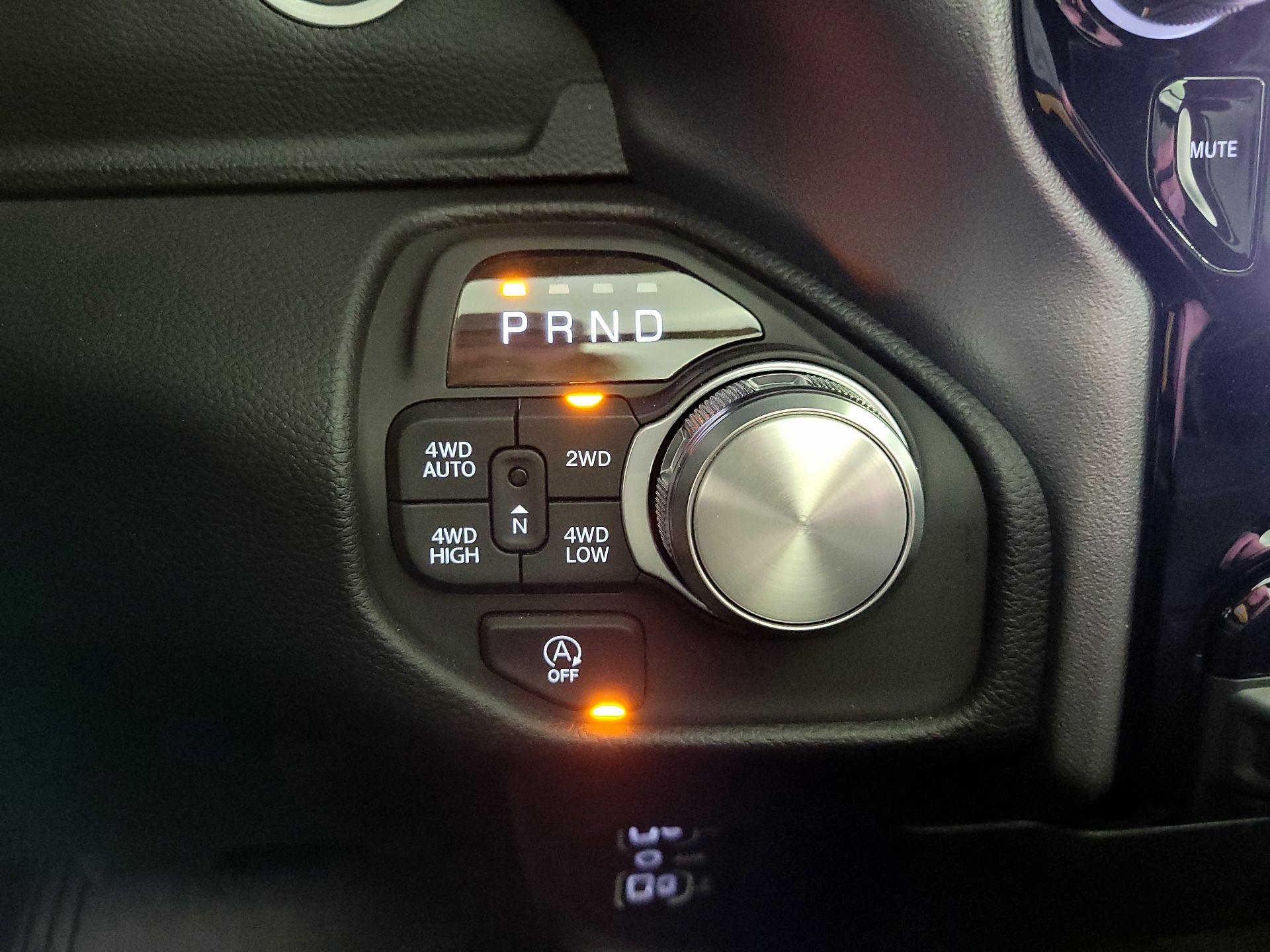 Thumbnail: 2025 RAM 1500 - 17
