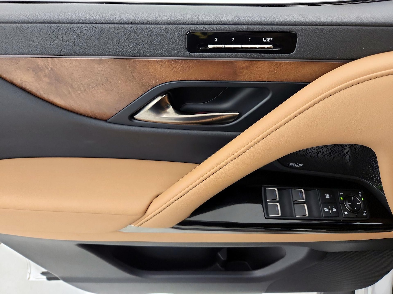 2023 Lexus LX Luxury - Photo 13