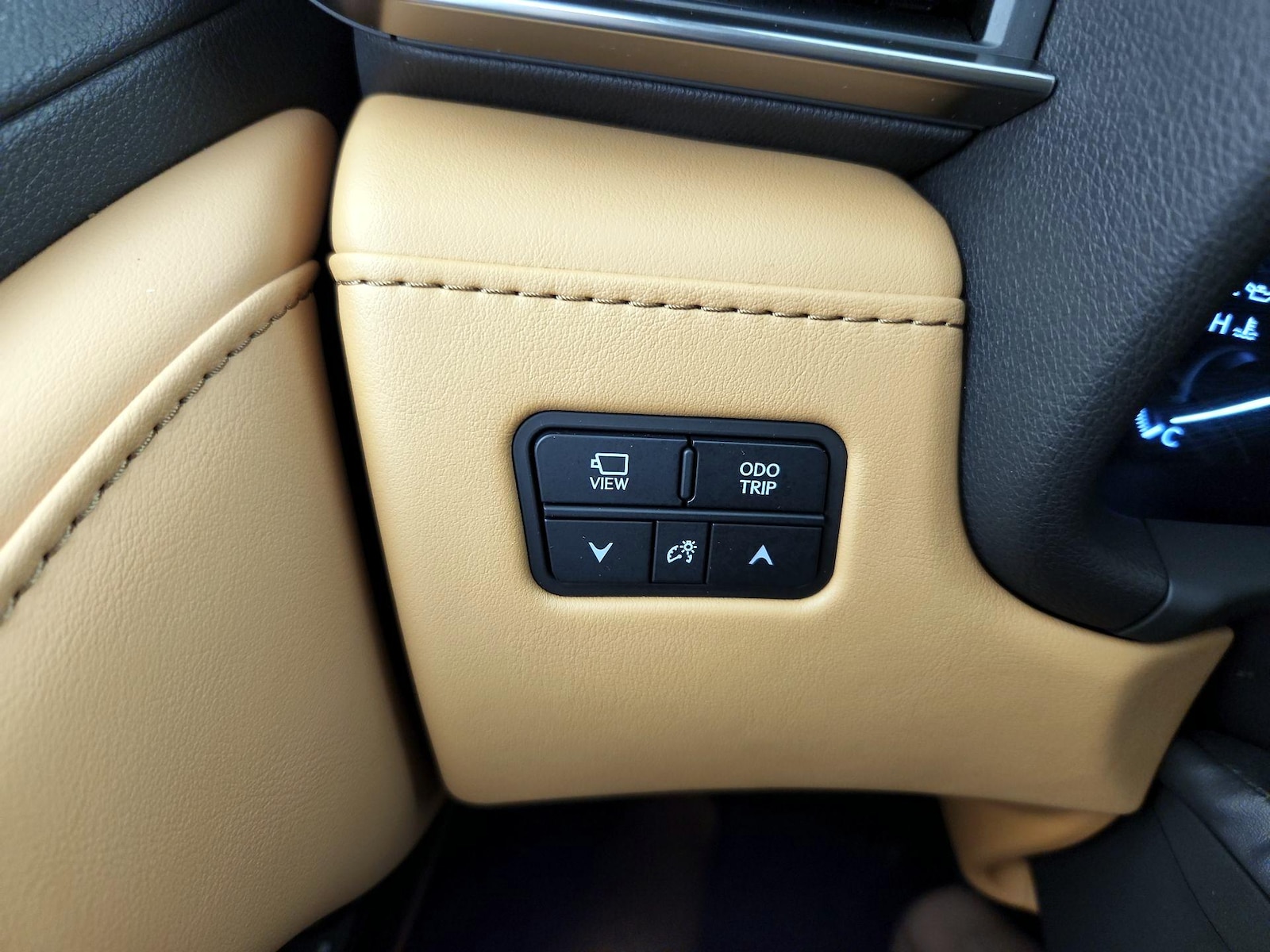 2023 Lexus LX Luxury - Photo 14