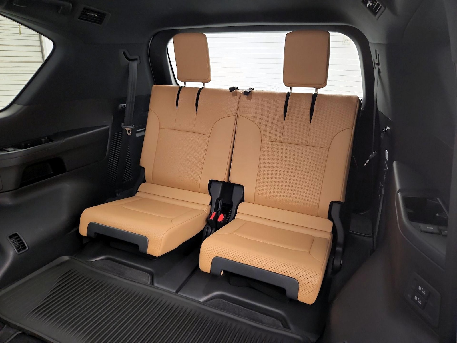 2023 Lexus LX Luxury - Photo 23