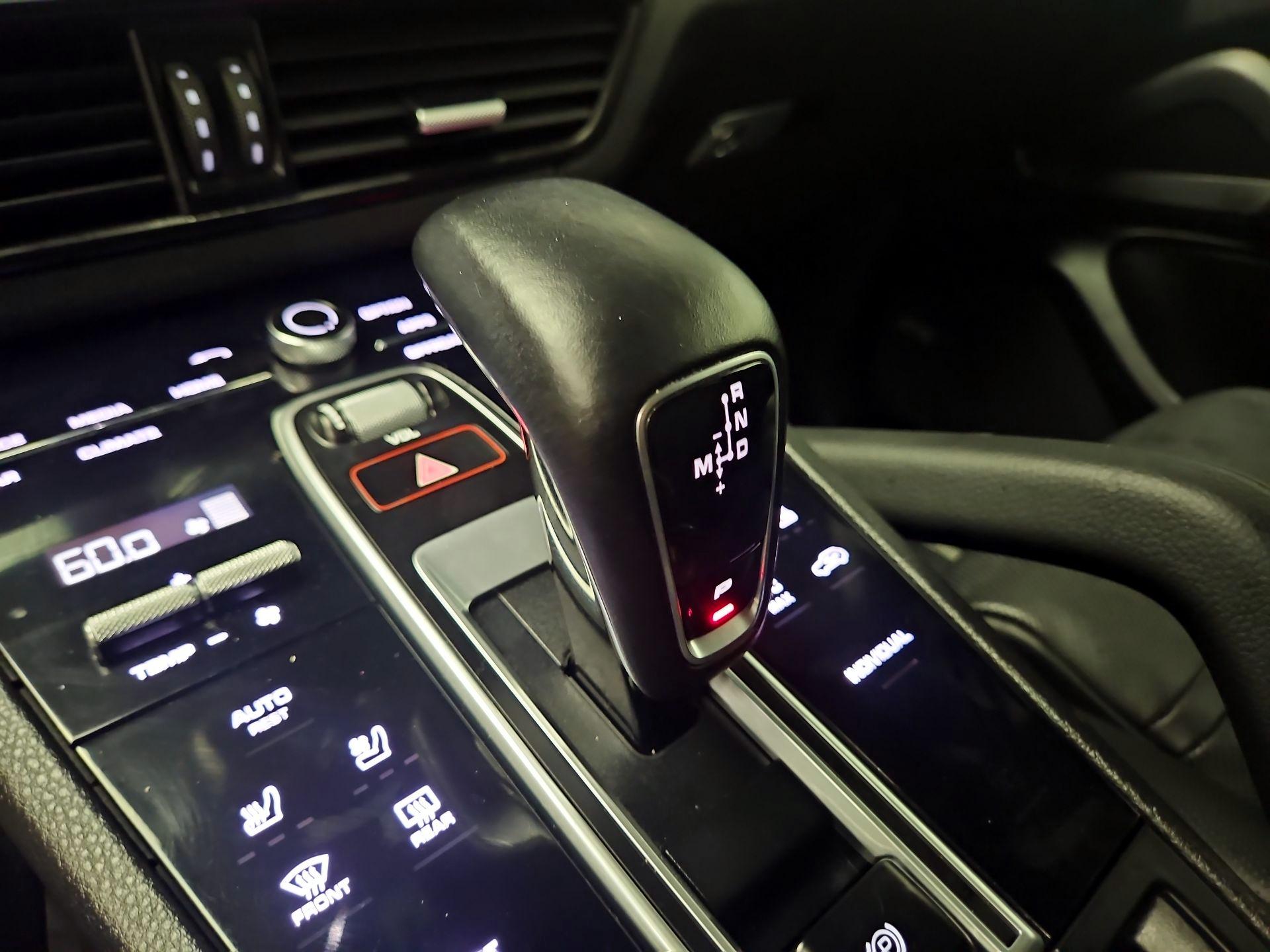 Thumbnail: 2019 Porsche Cayenne - 18