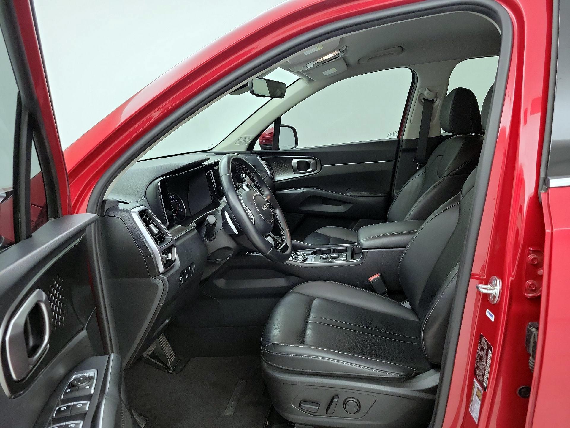 Thumbnail: 2023 Kia Sorento - 11