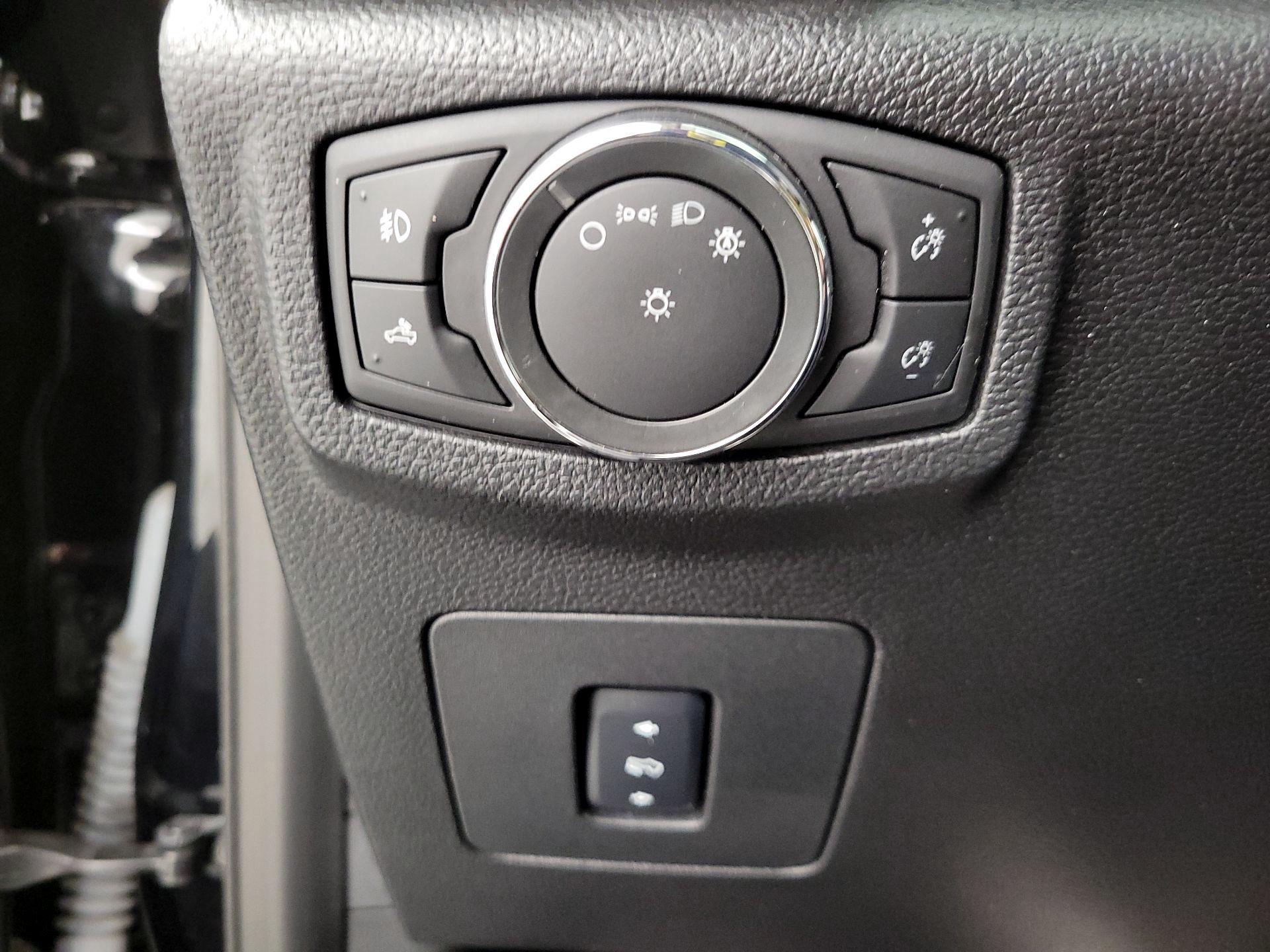 Thumbnail: 2016 Ford F-150 - 13